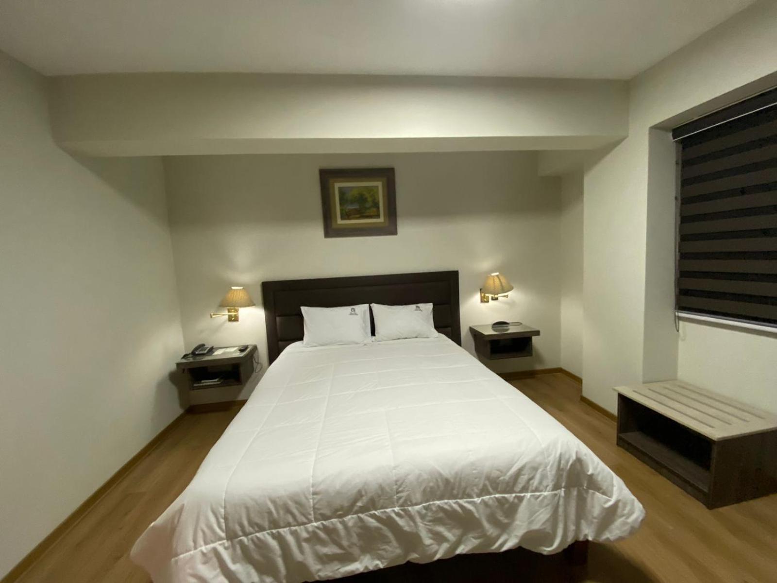 Queen Room photo 3