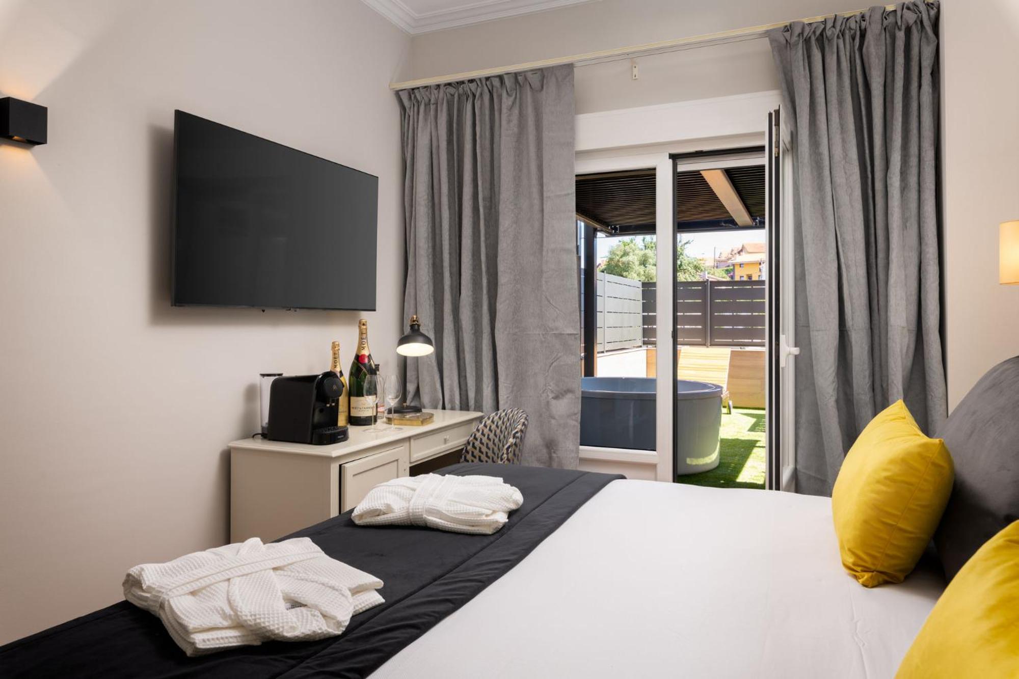 Deluxe Double Room photo 3