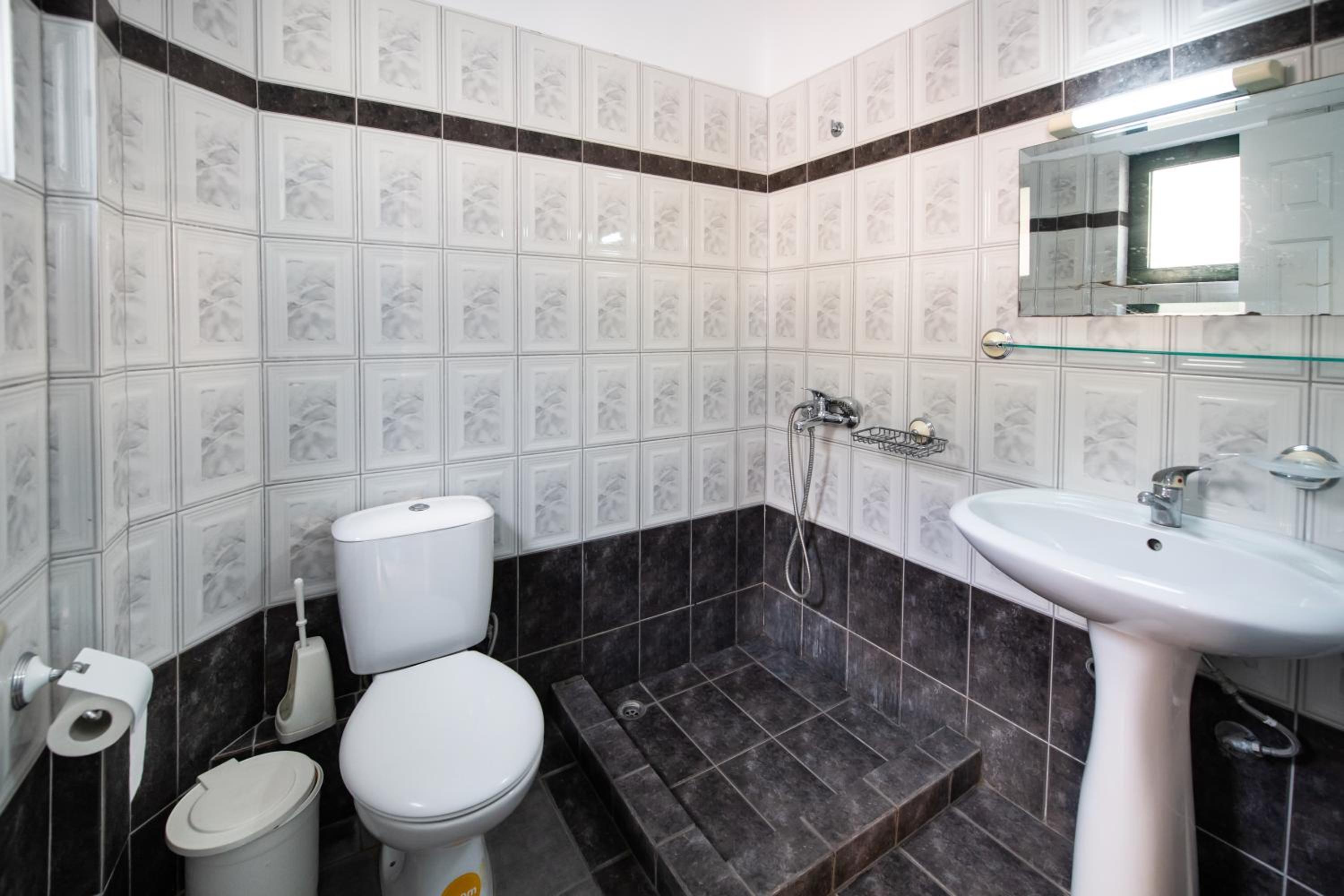 Basic Triple Room - Photo 6