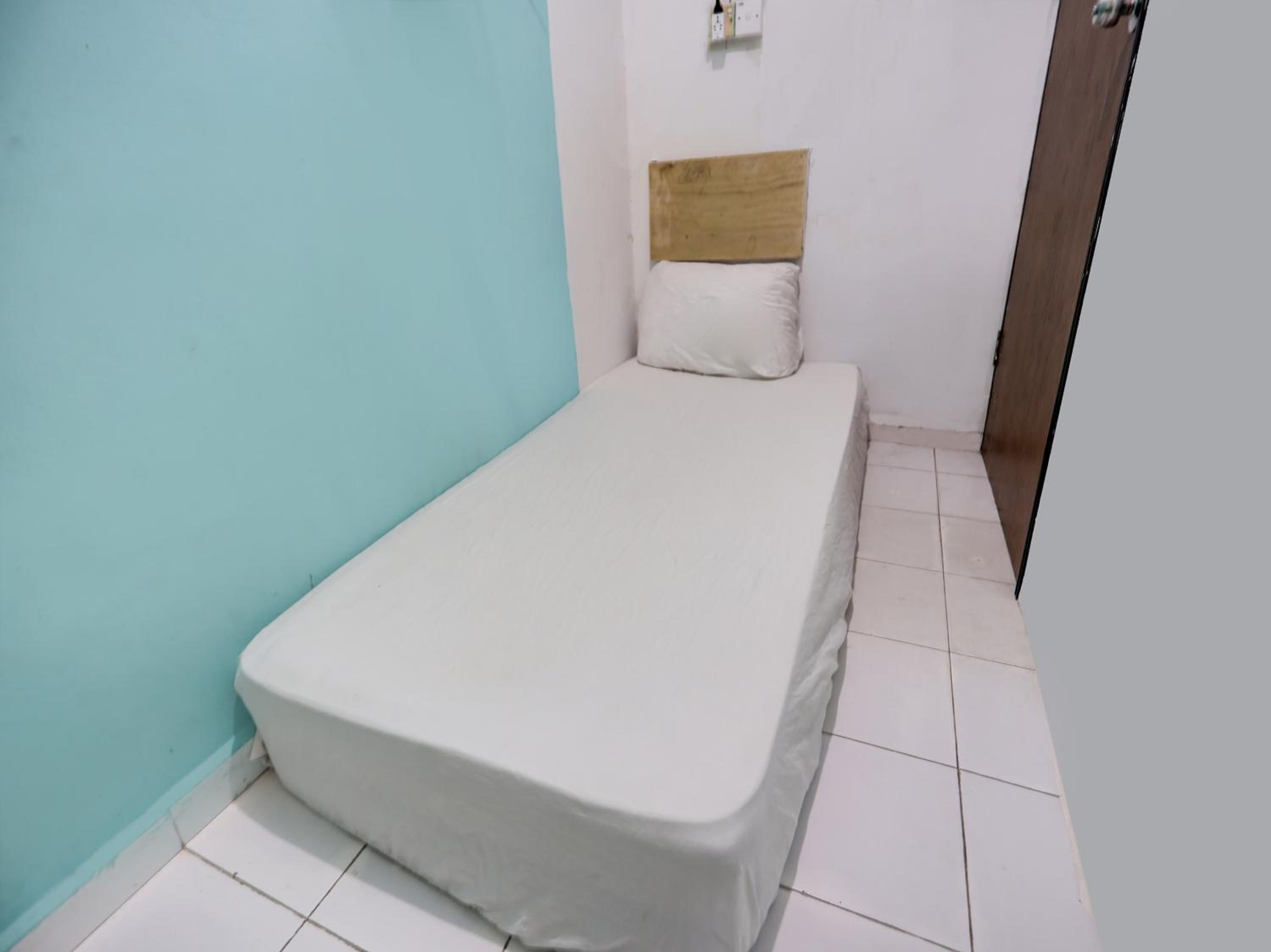 Small Single Room