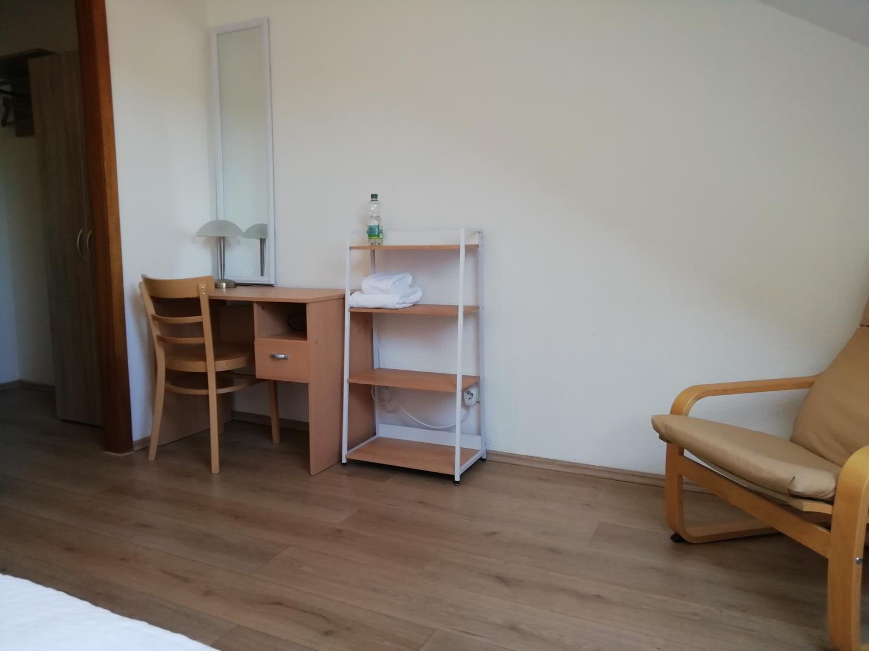 Single Room with Private Bathroom photo 2