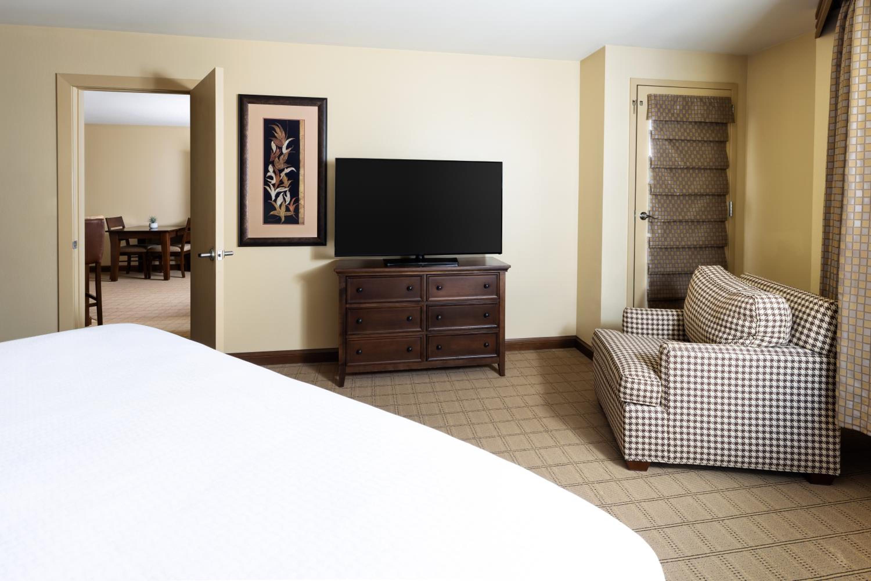 Valley View One Bedroom Suite - Photo 7