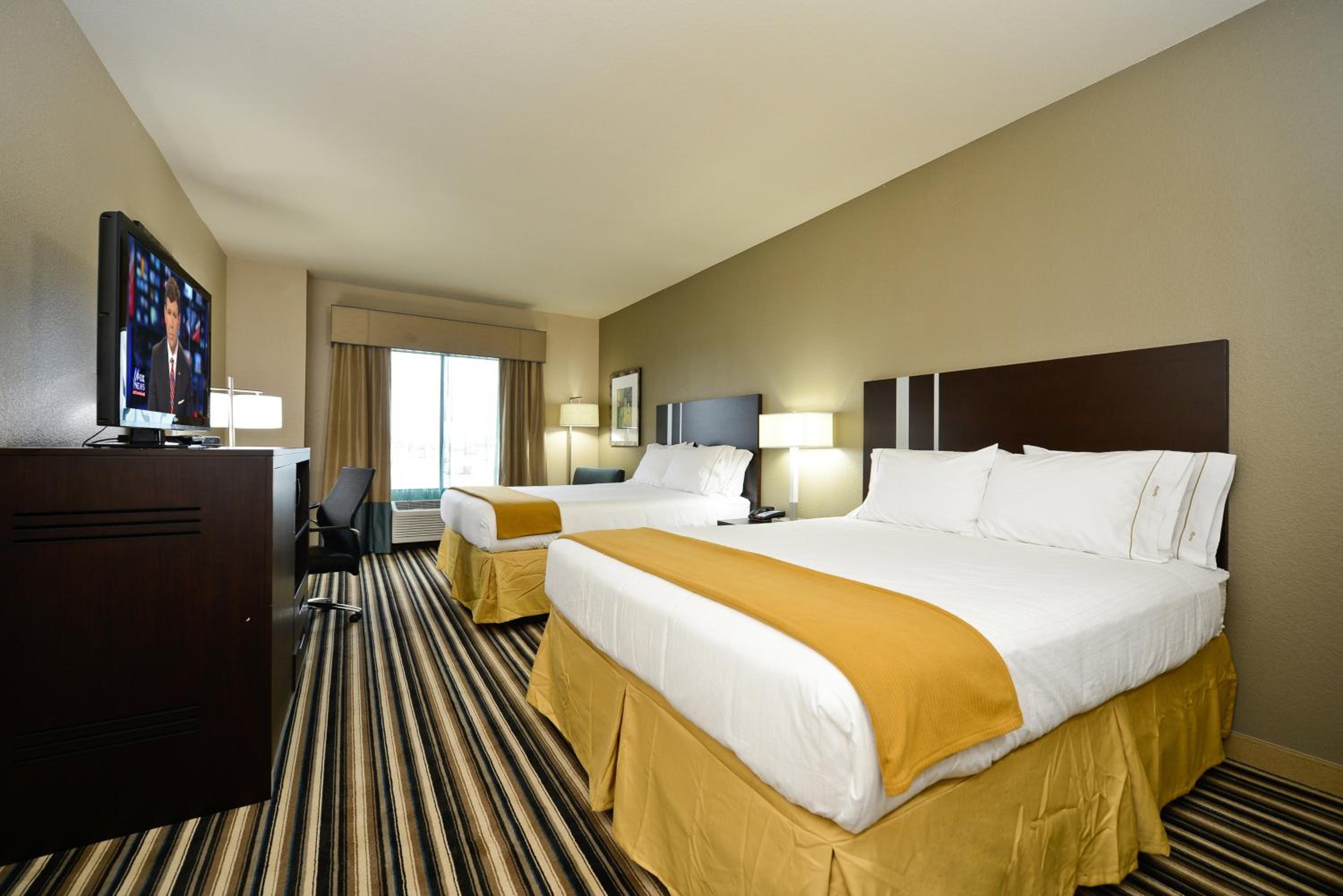 Queen Suite photo 1