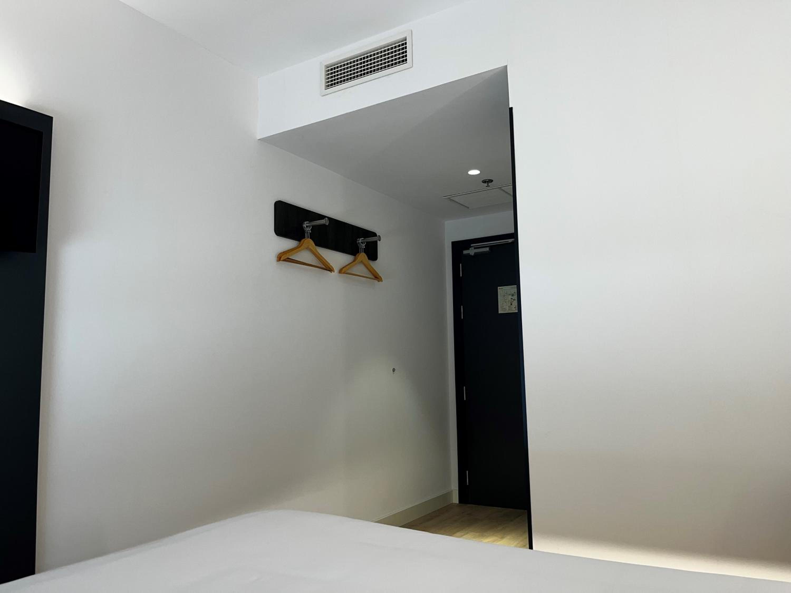 Double Room - Photo 6