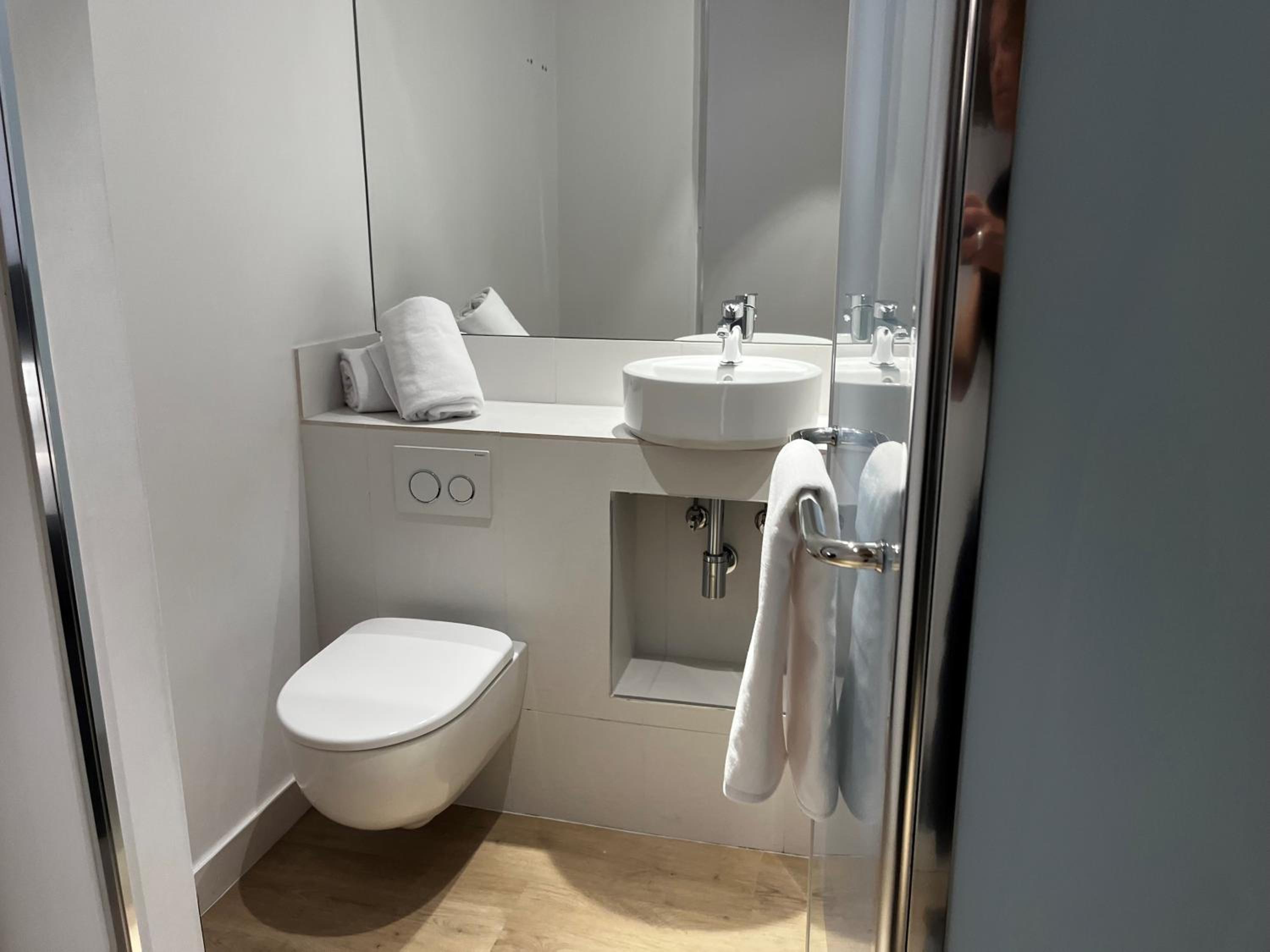 Double Room - Photo 7