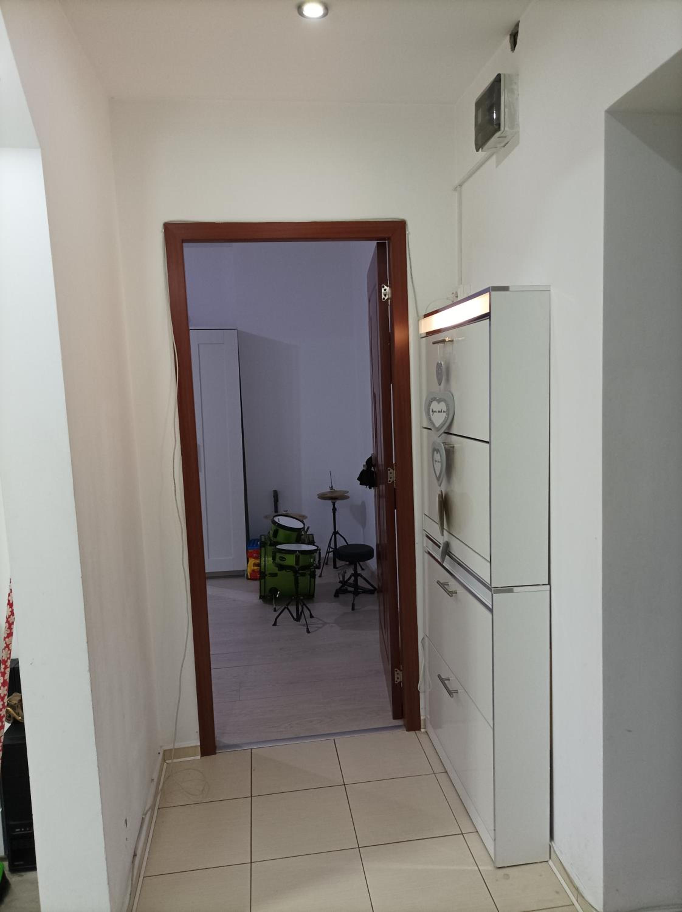 One-Bedroom Apartment - Photo 6