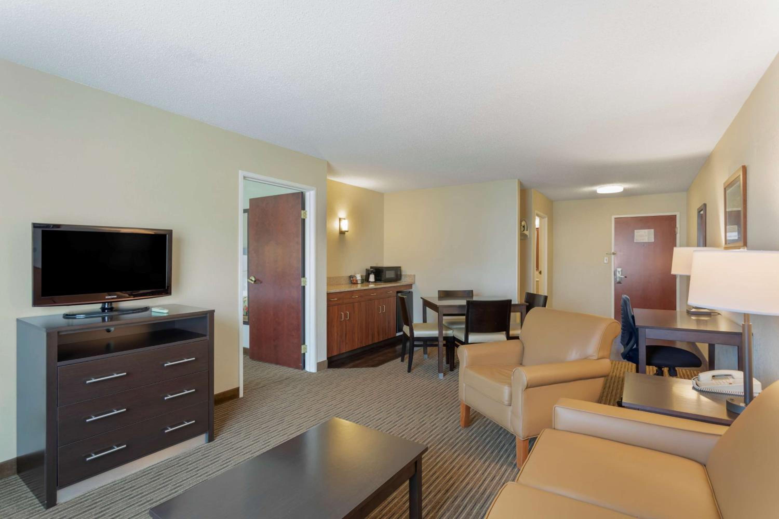 King Suite - Disability Access photo 3
