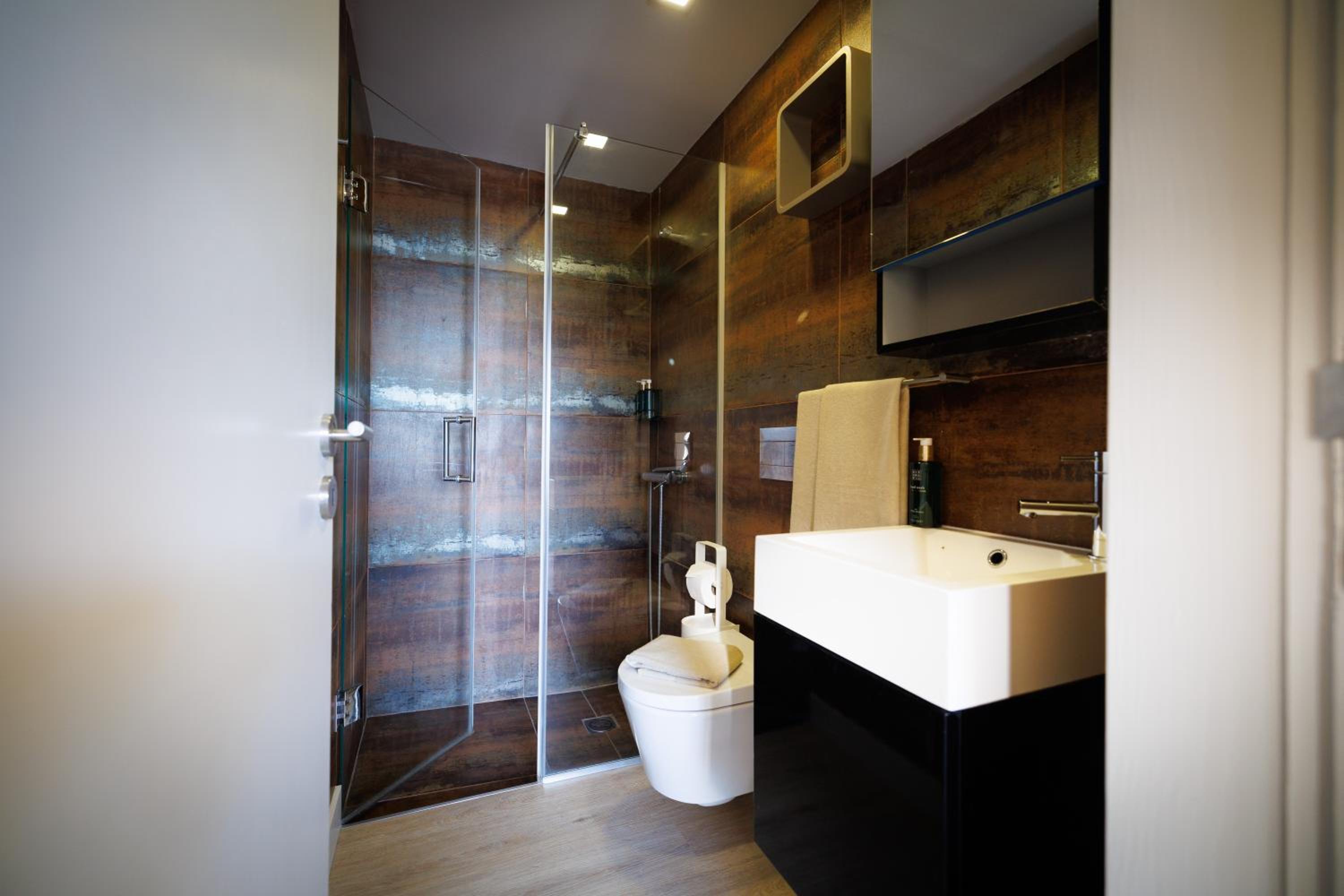 One-Bedroom House - Photo 2