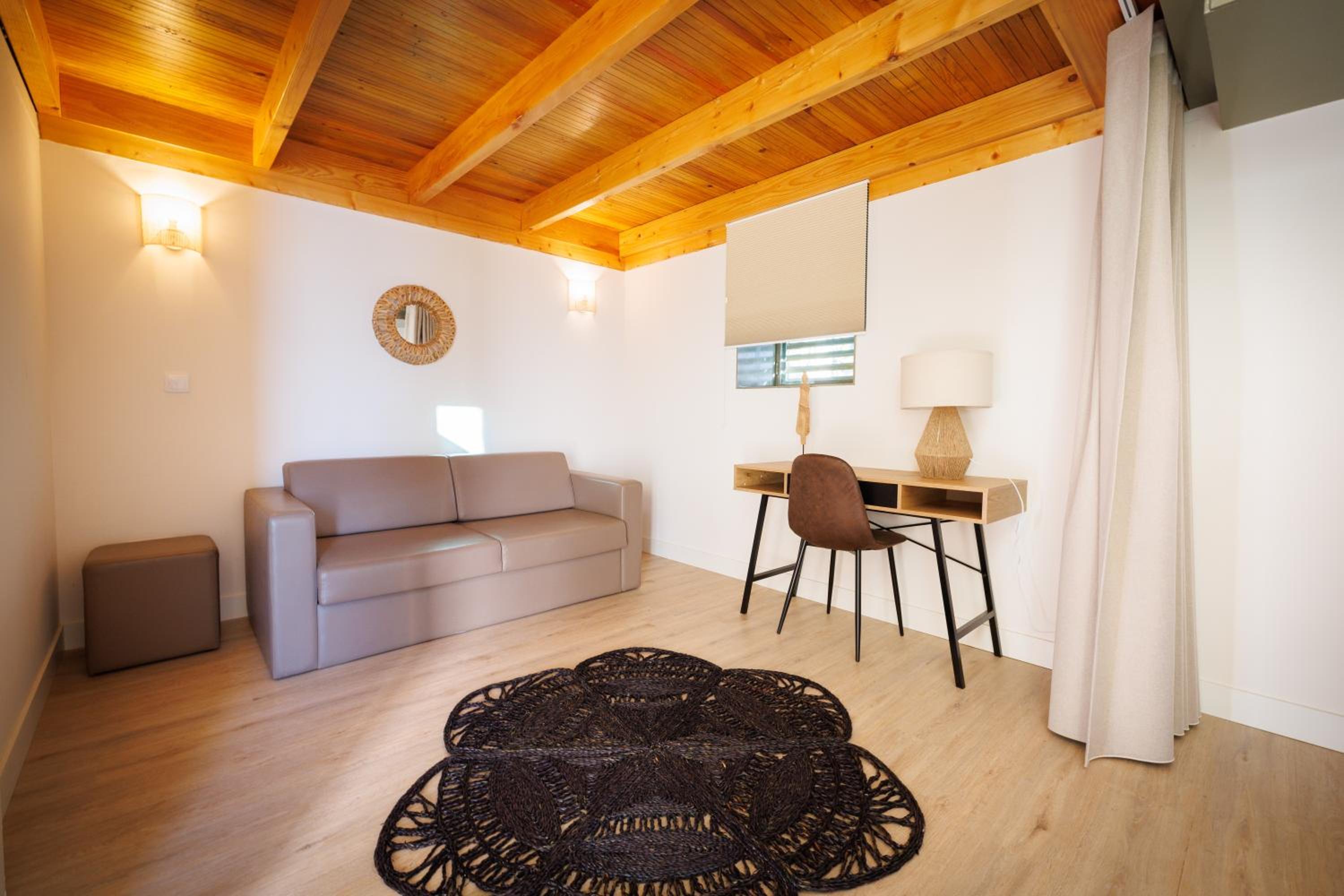 One-Bedroom House - Photo 10
