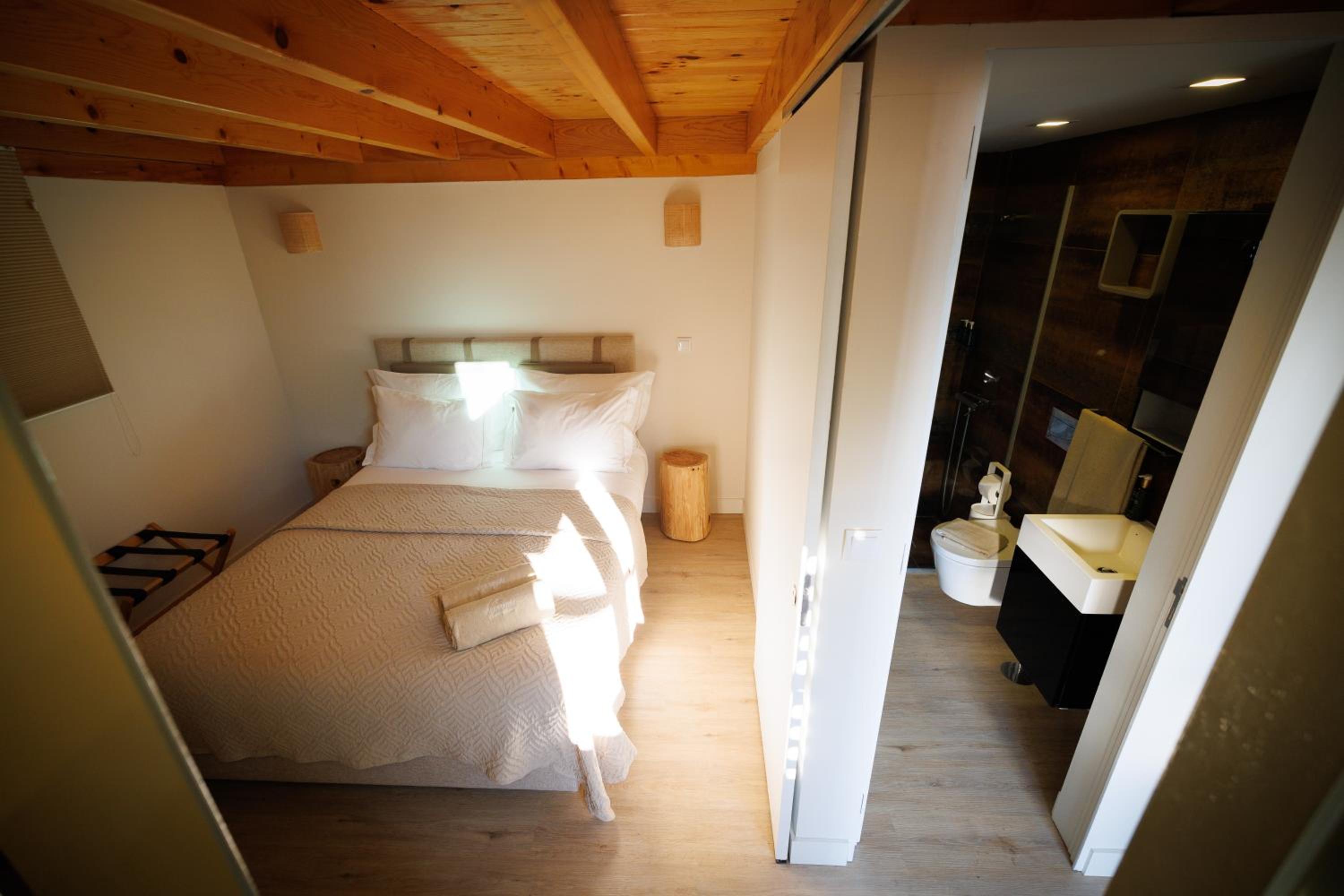 One-Bedroom House - Photo 12