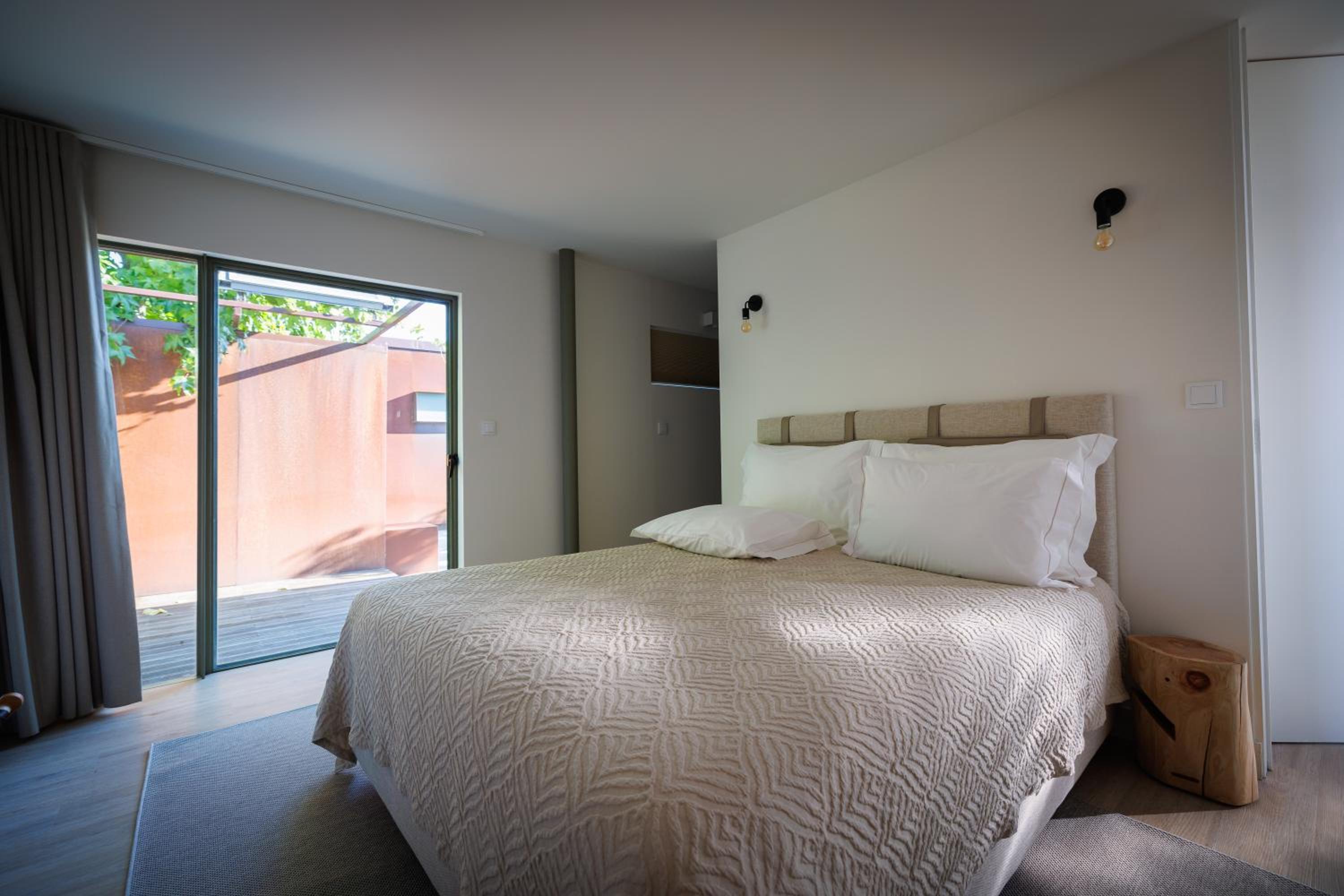 Junior Suite with Balcony - Photo 1