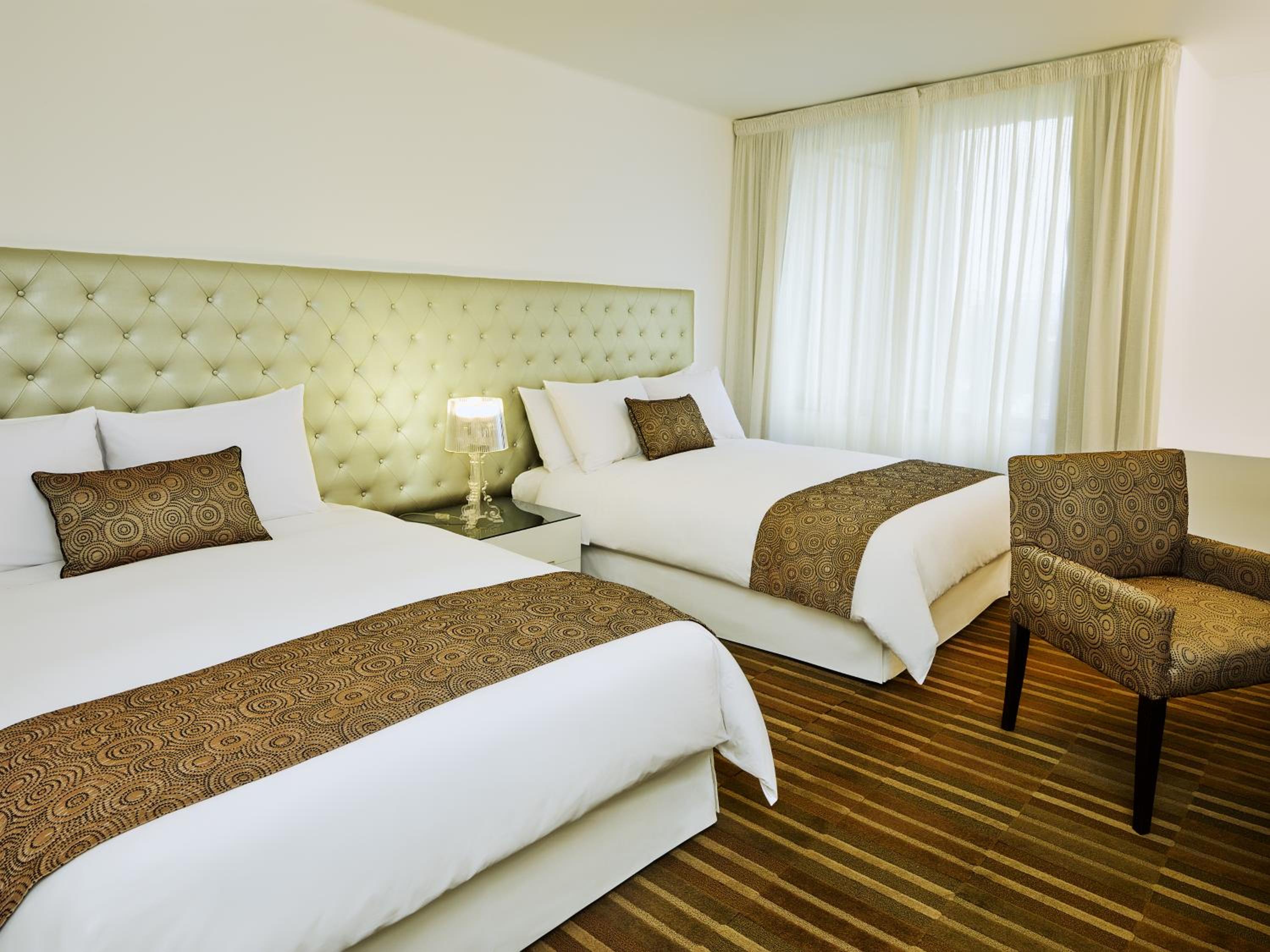 Premium Twin Room with Two Double Beds - Photo 1