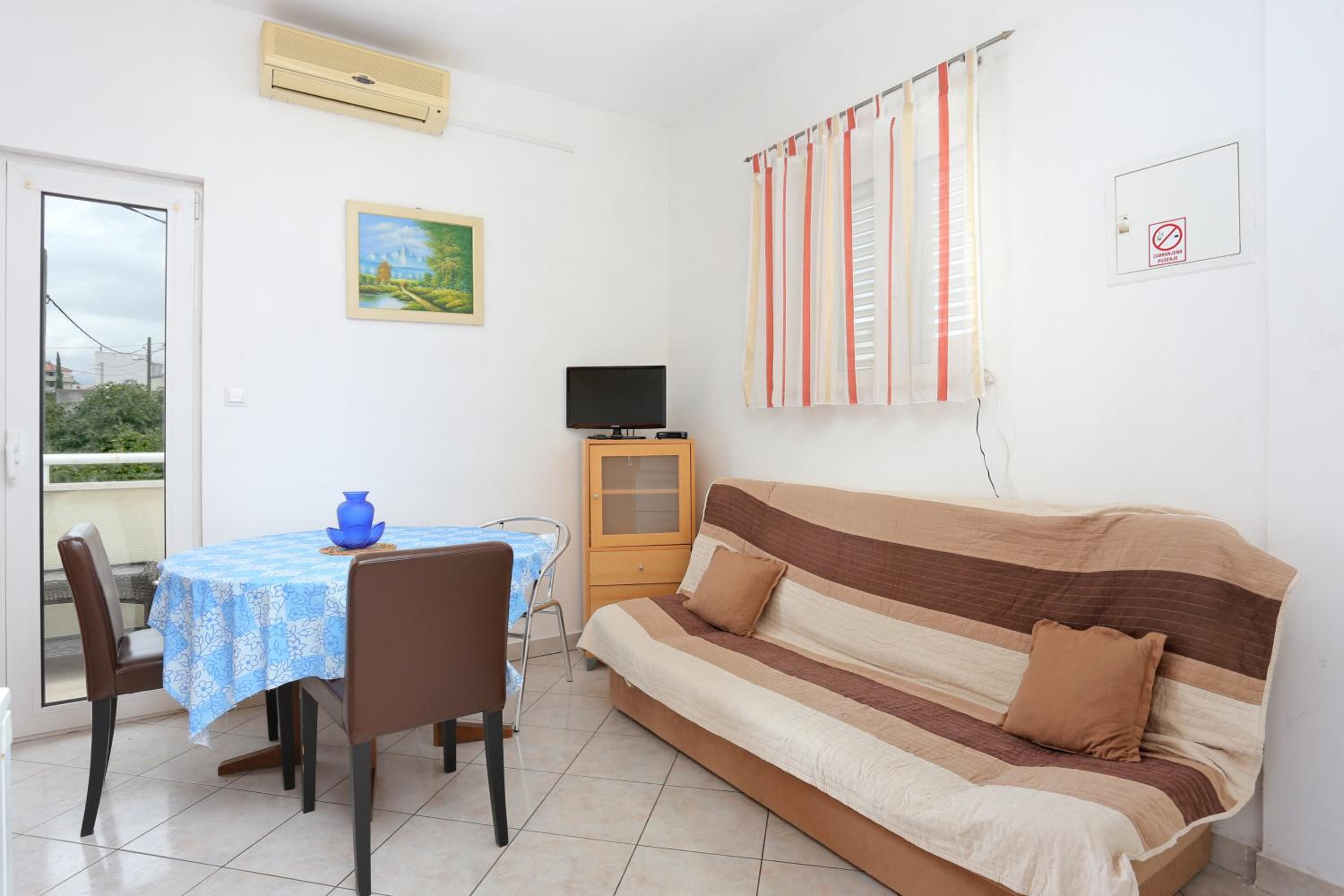 One-Bedroom Apartment with Balcony
