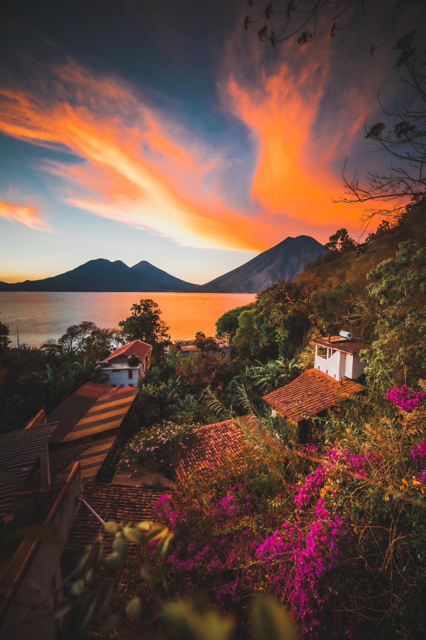 湖泊和火山景观蜜月套房
