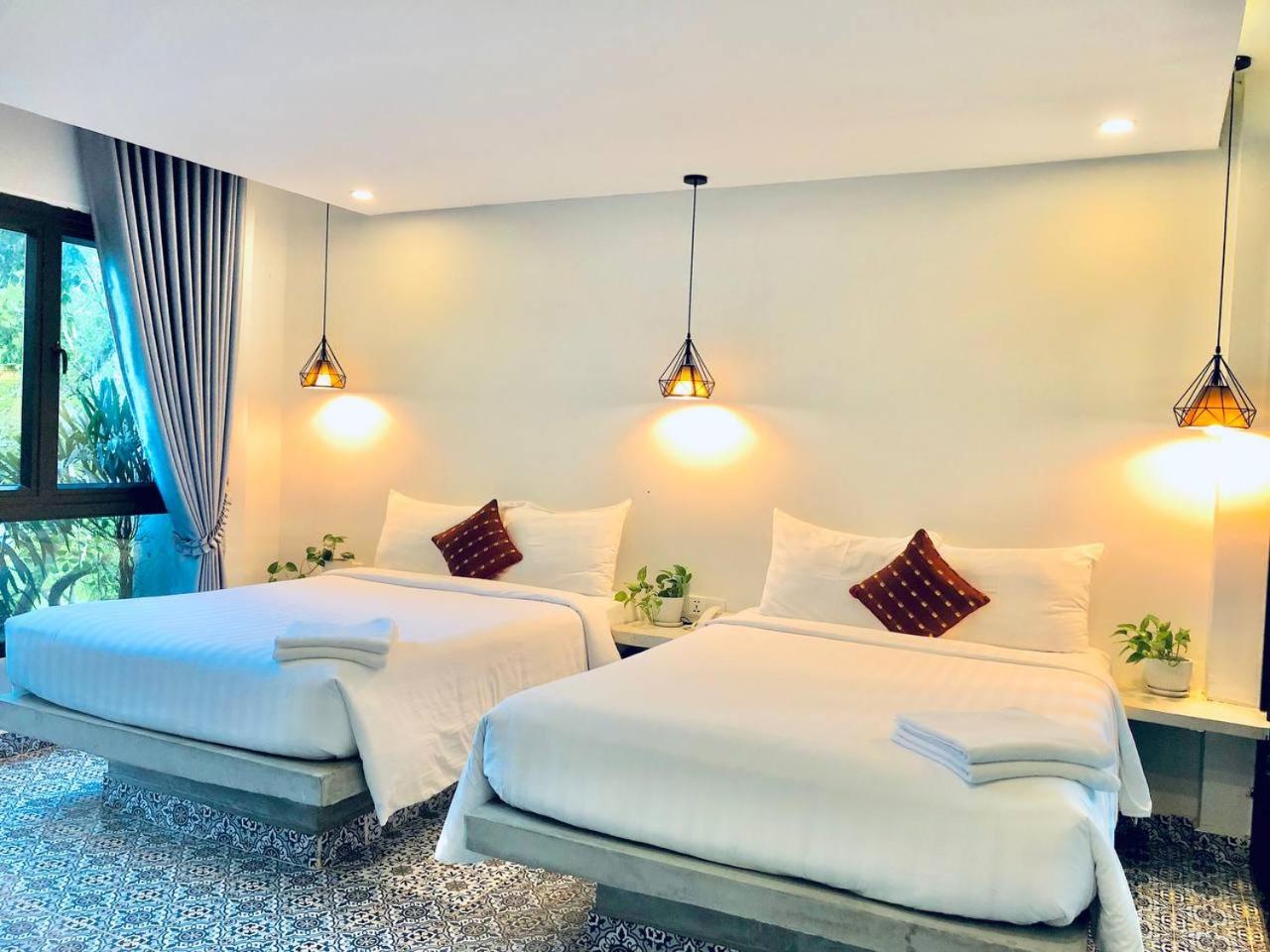 Executive Suite - Photo 14