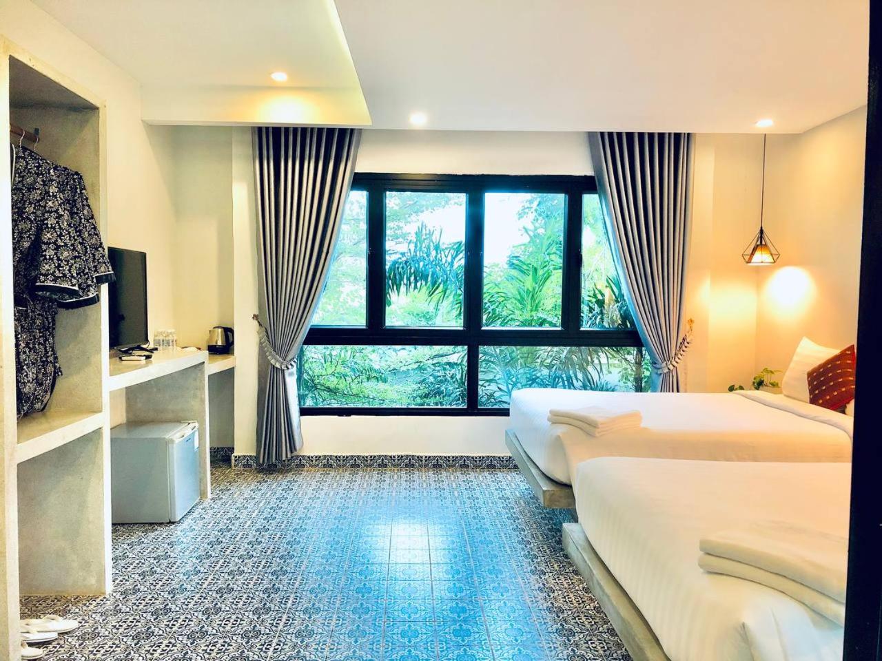 Deluxe Twin Room - Photo 14