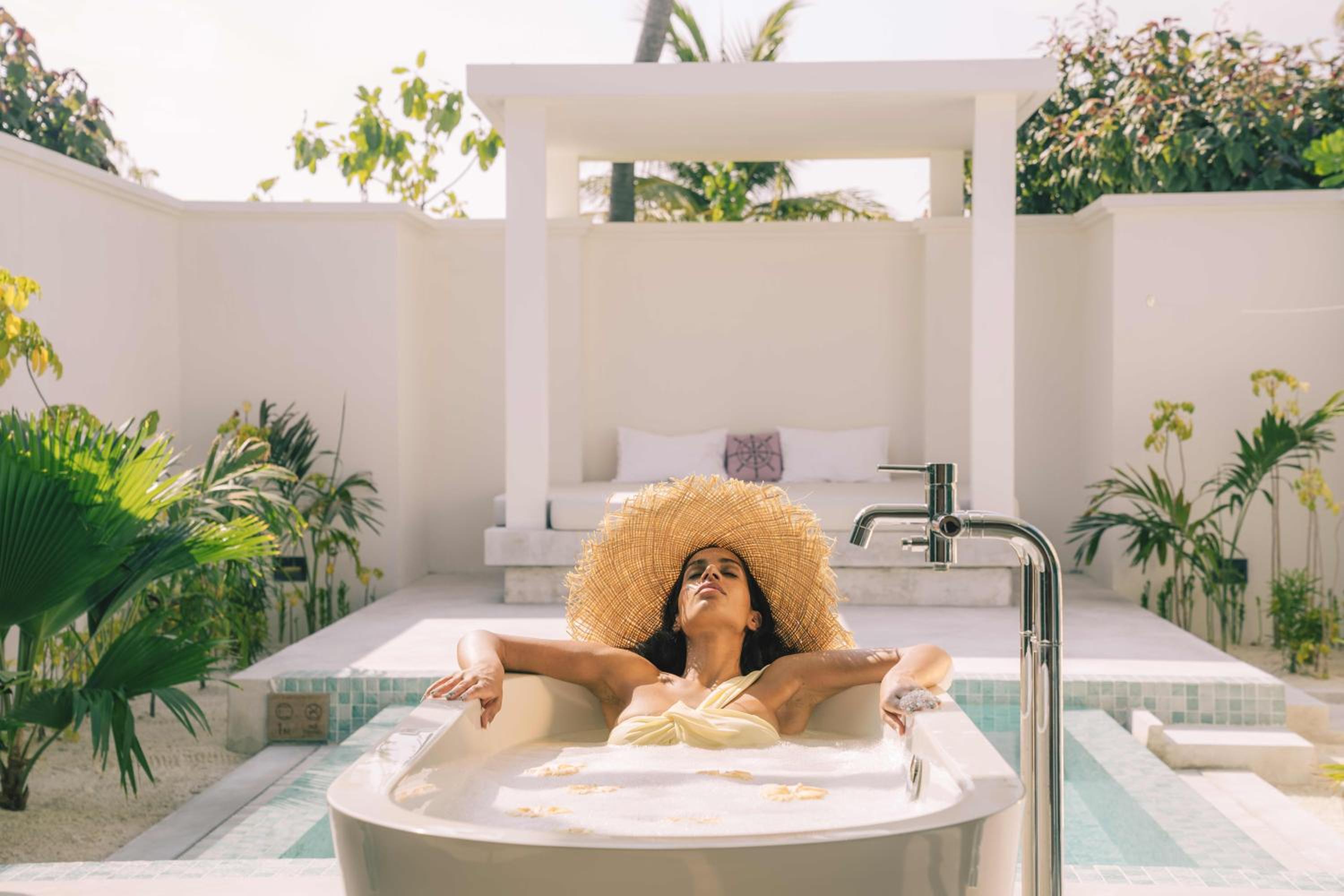 Grand Beach Villa with Private Pool (Free seaplane for 2 pax with min 7-night stay - All Inclusive Meal Plan only) - Photo 14