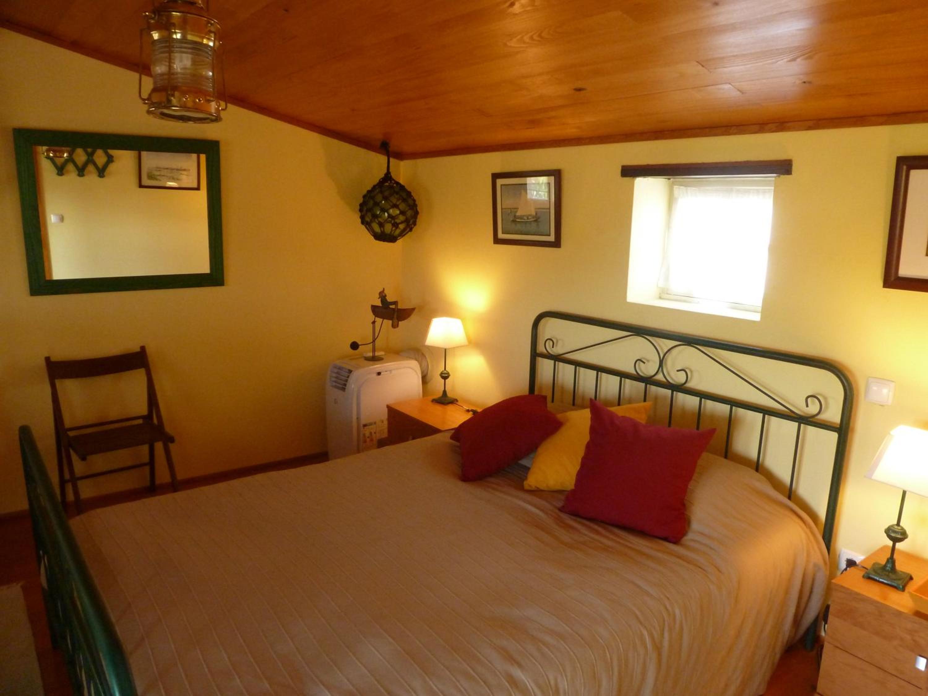 Double Room with Private Bathroom - Photo 4