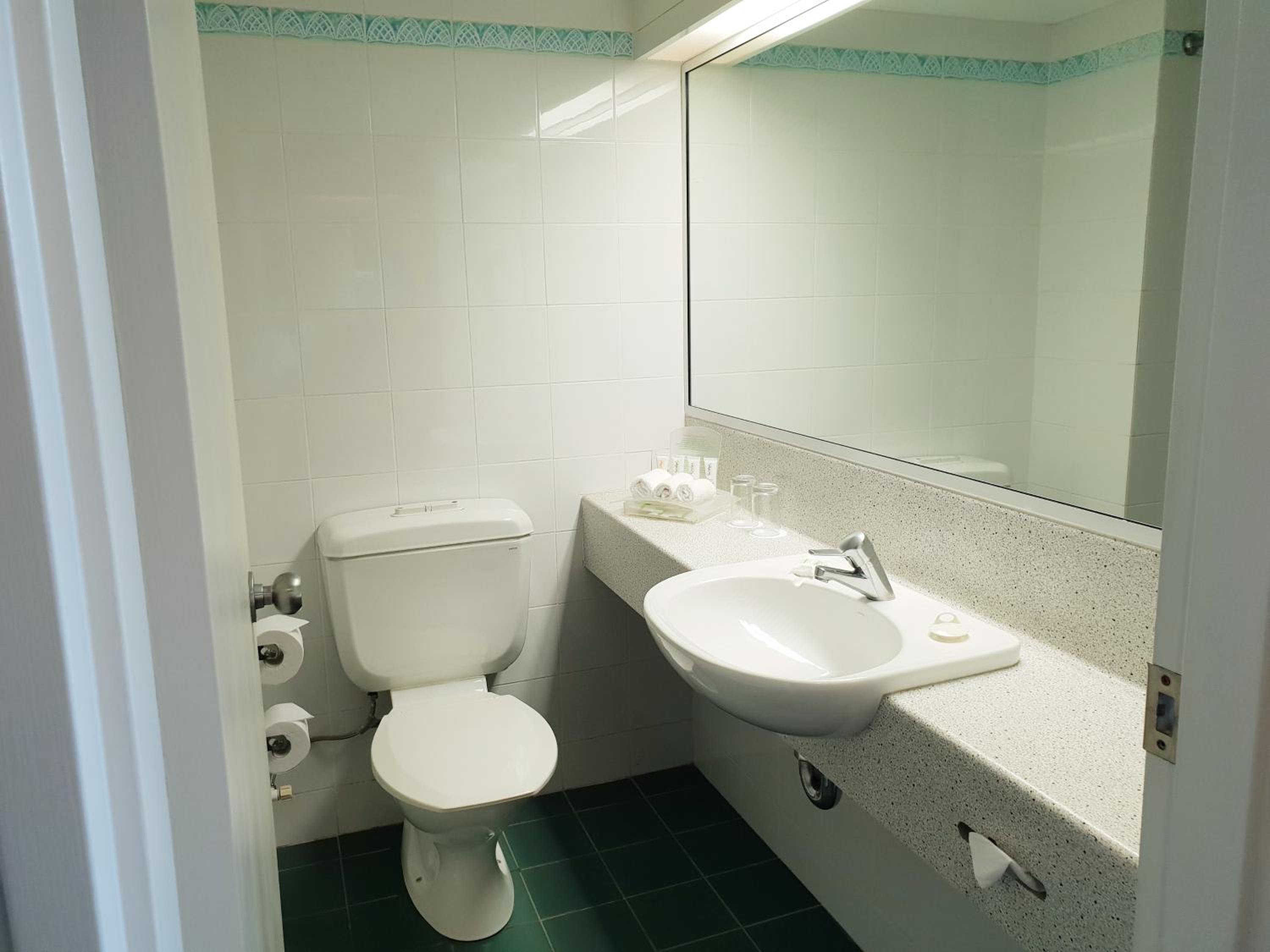 Standard Double Room with Two Double Beds - Photo 2