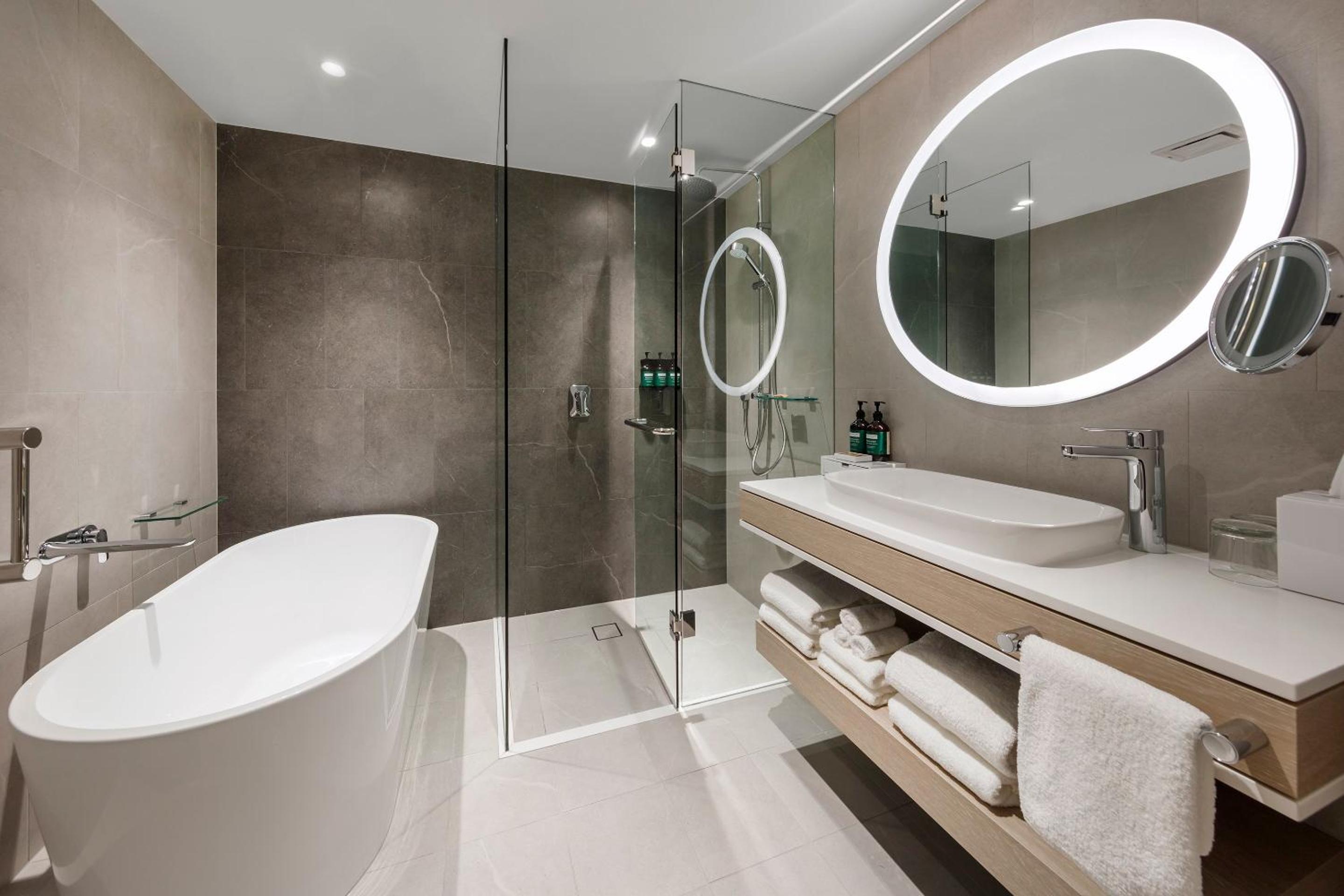 Junior King Suite