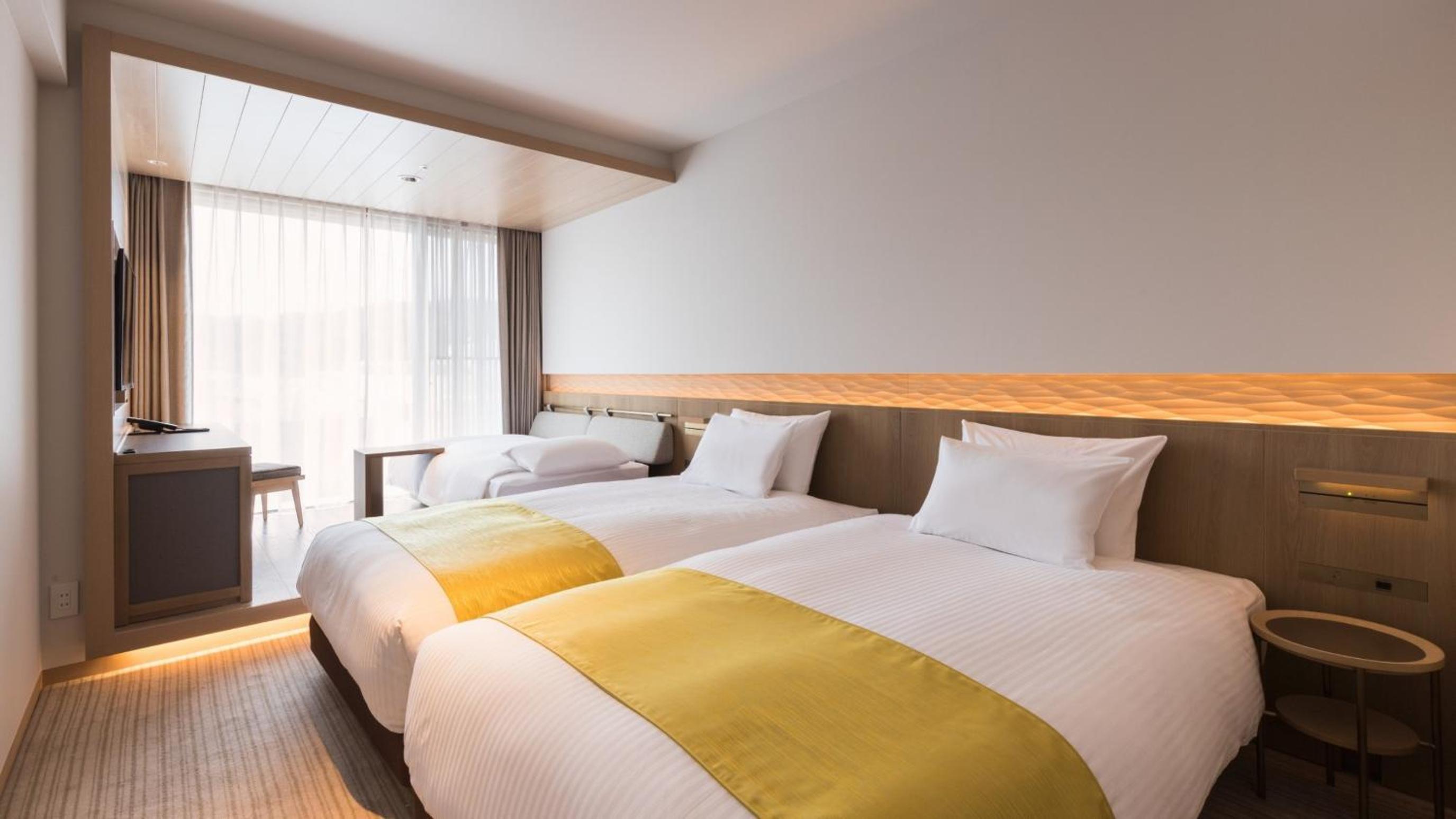 Superior Twin Room with Extra Bed - Non-Smoking - Photo 1