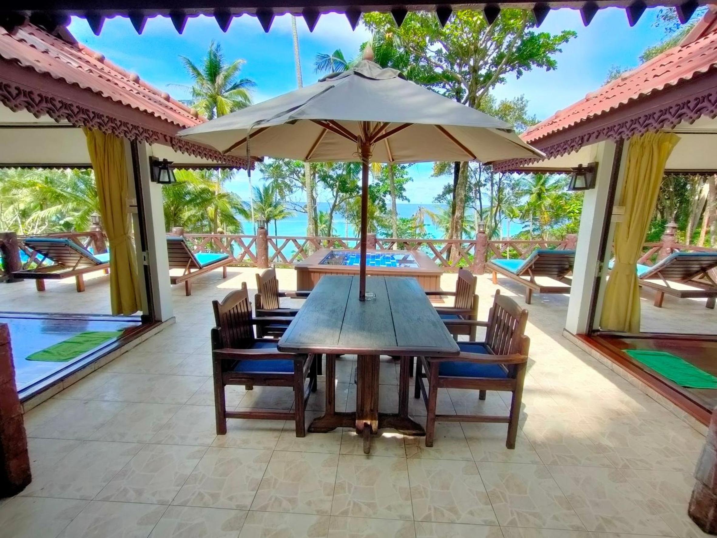Thai Twin Room with Sea View photo 3