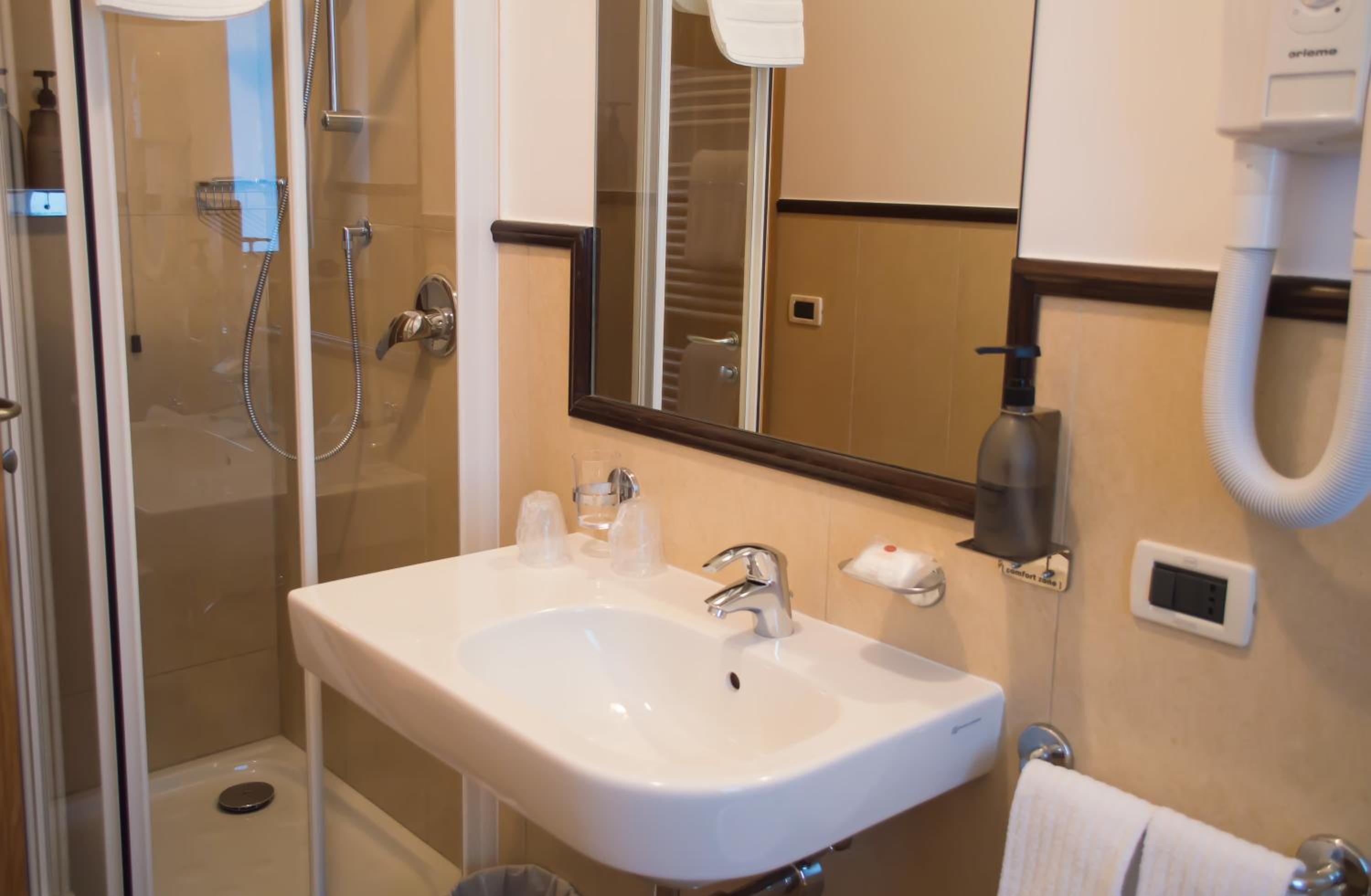 Quadruple Room with Balcony photo 2