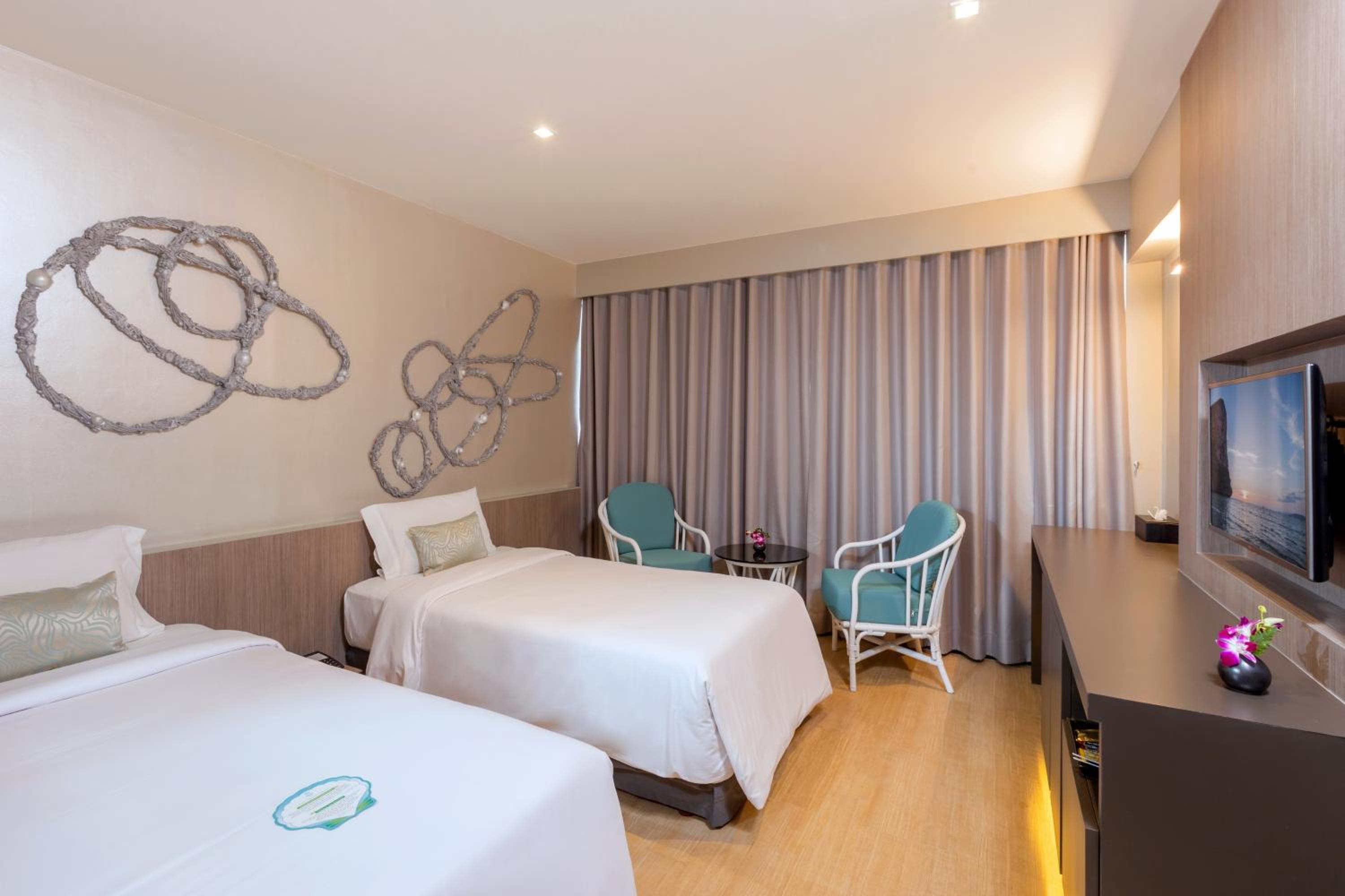 Premium Deluxe Twin Room - Photo 1