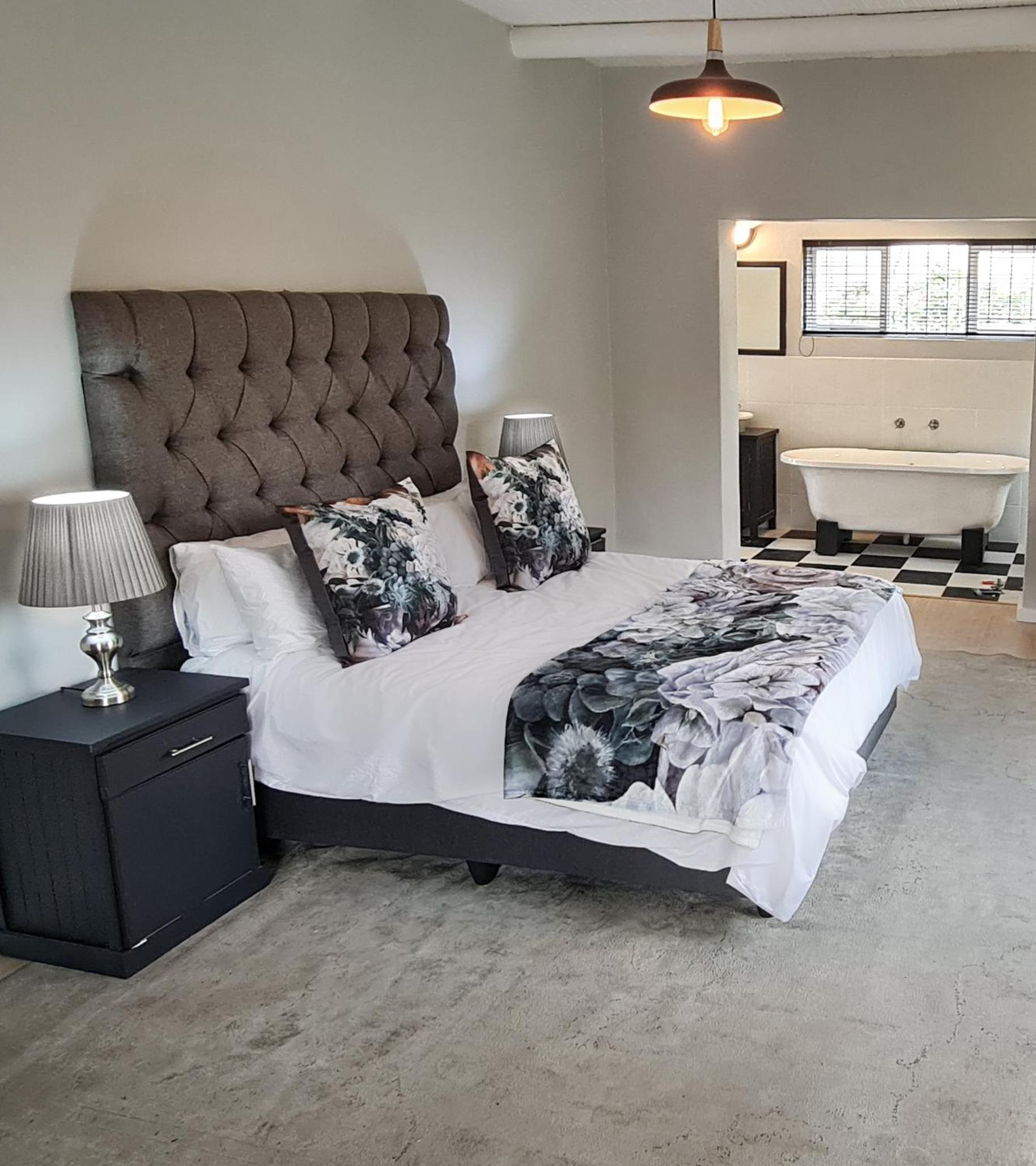 Four-Bedroom House - Photo 10