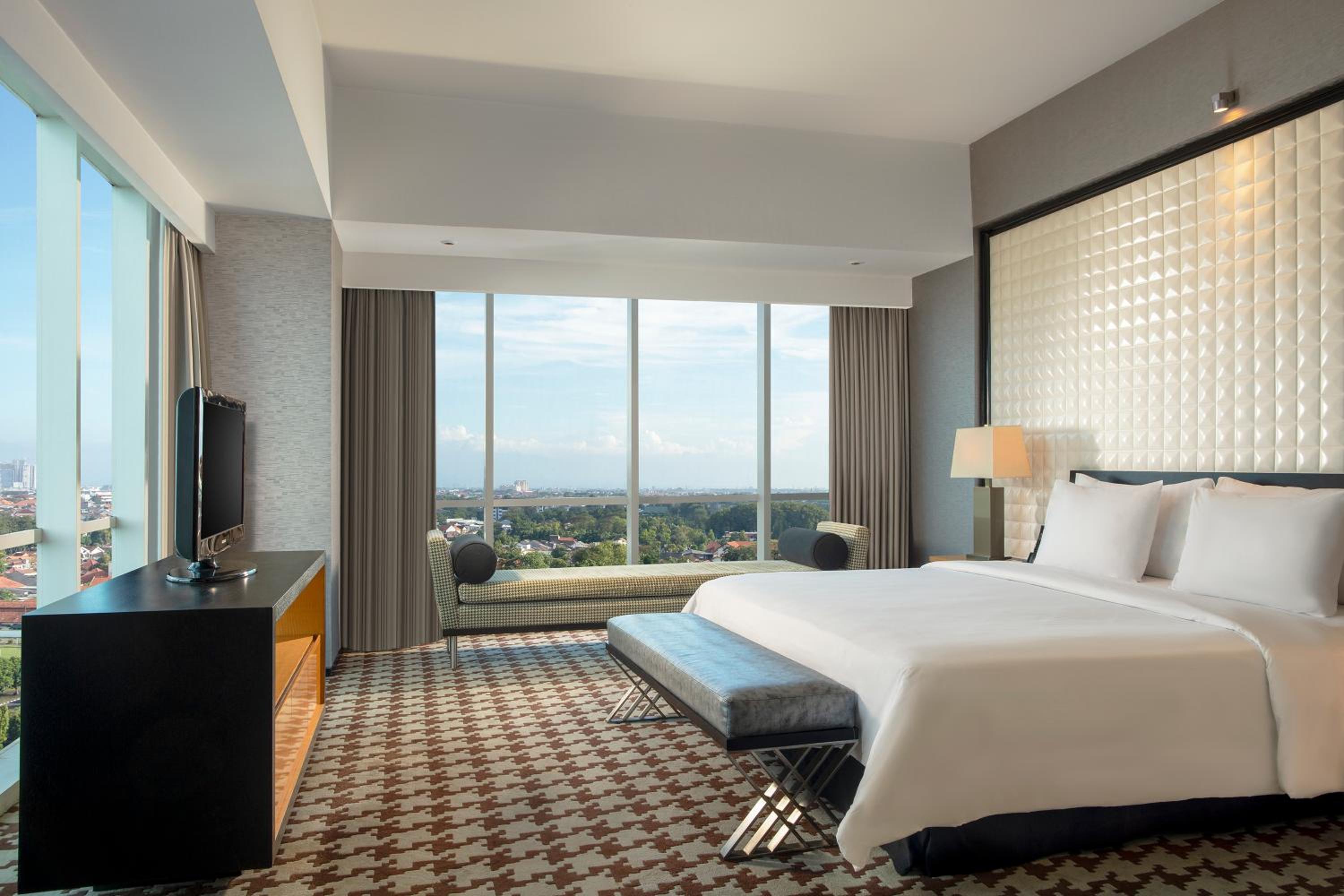 Prominent Suite