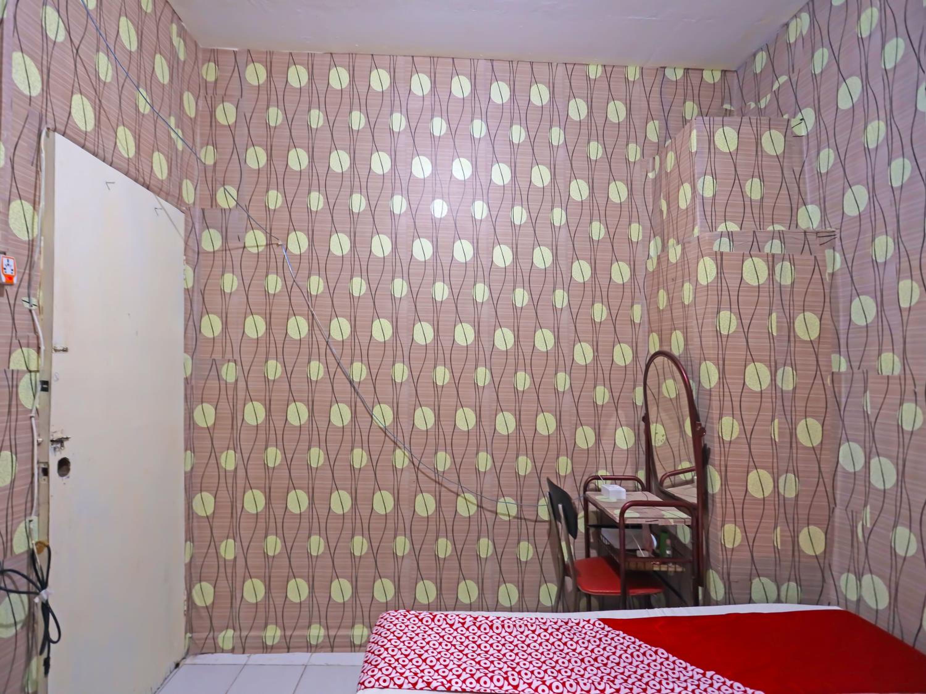 Standard King Room - Photo 7