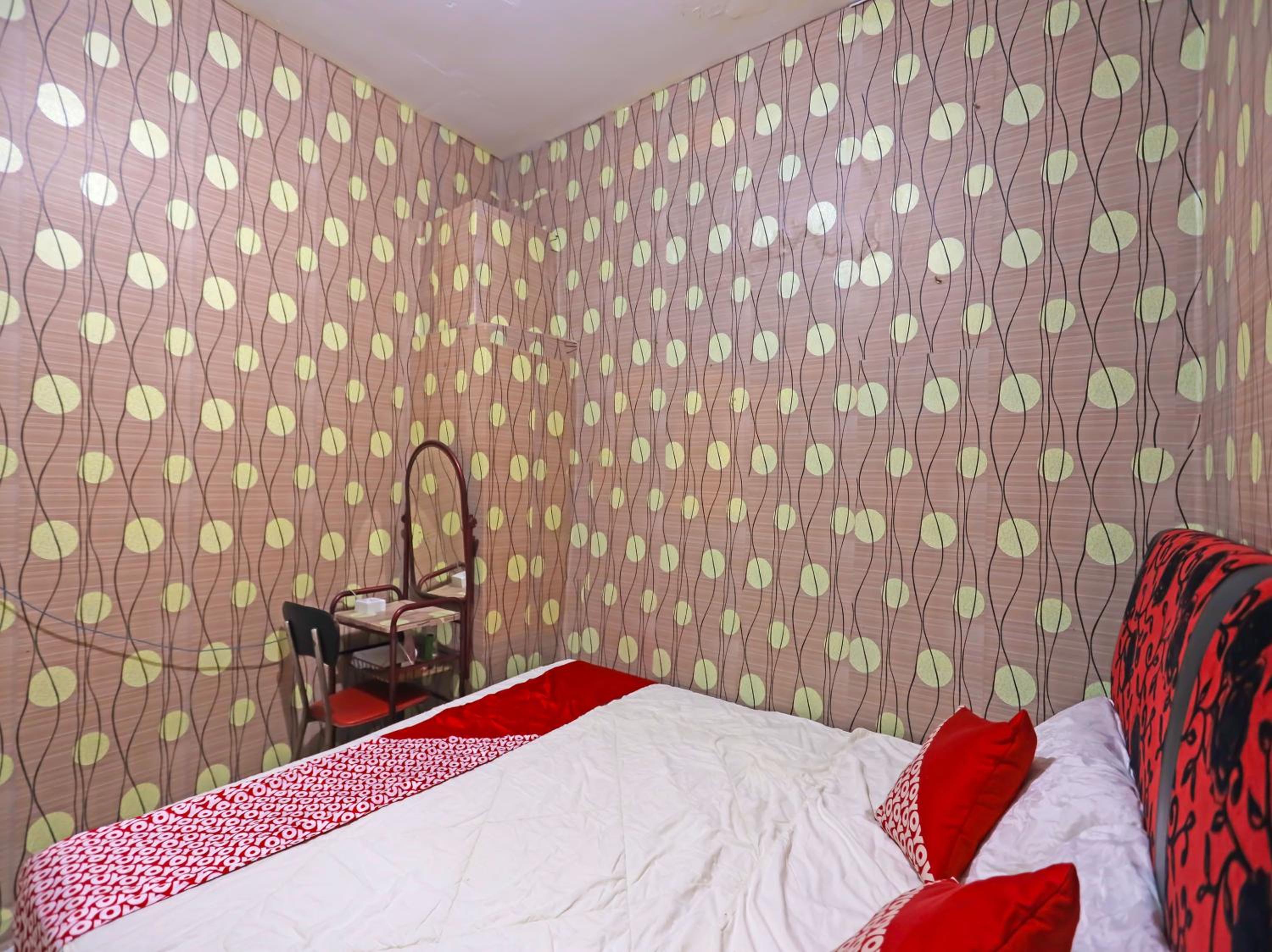 Standard King Room - Photo 5