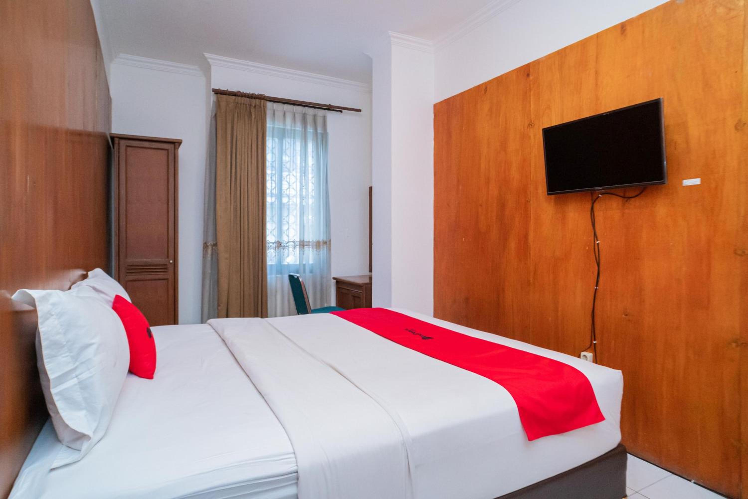 Standard Double Room - Photo 7