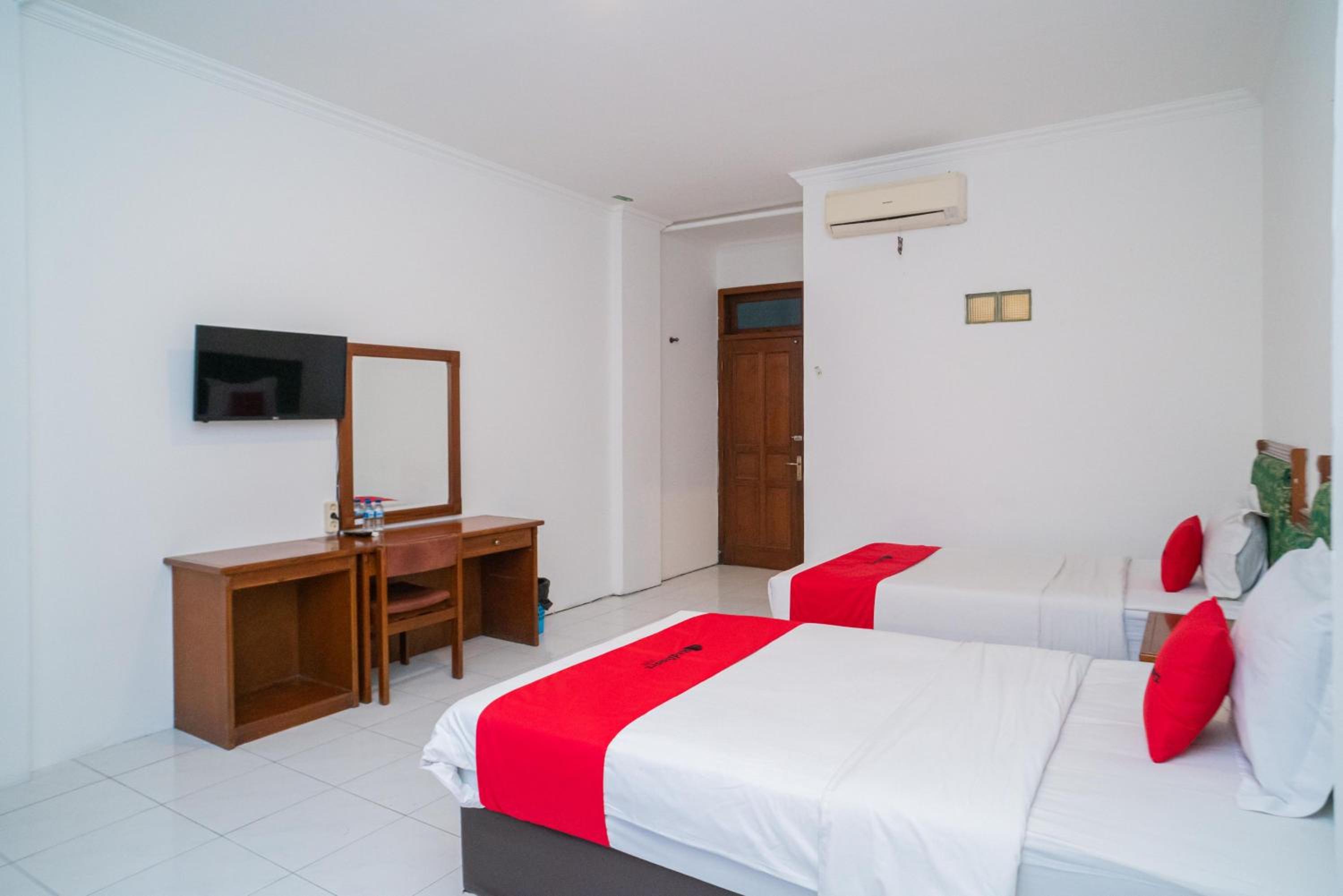 Delxue Twin Room - Photo 10
