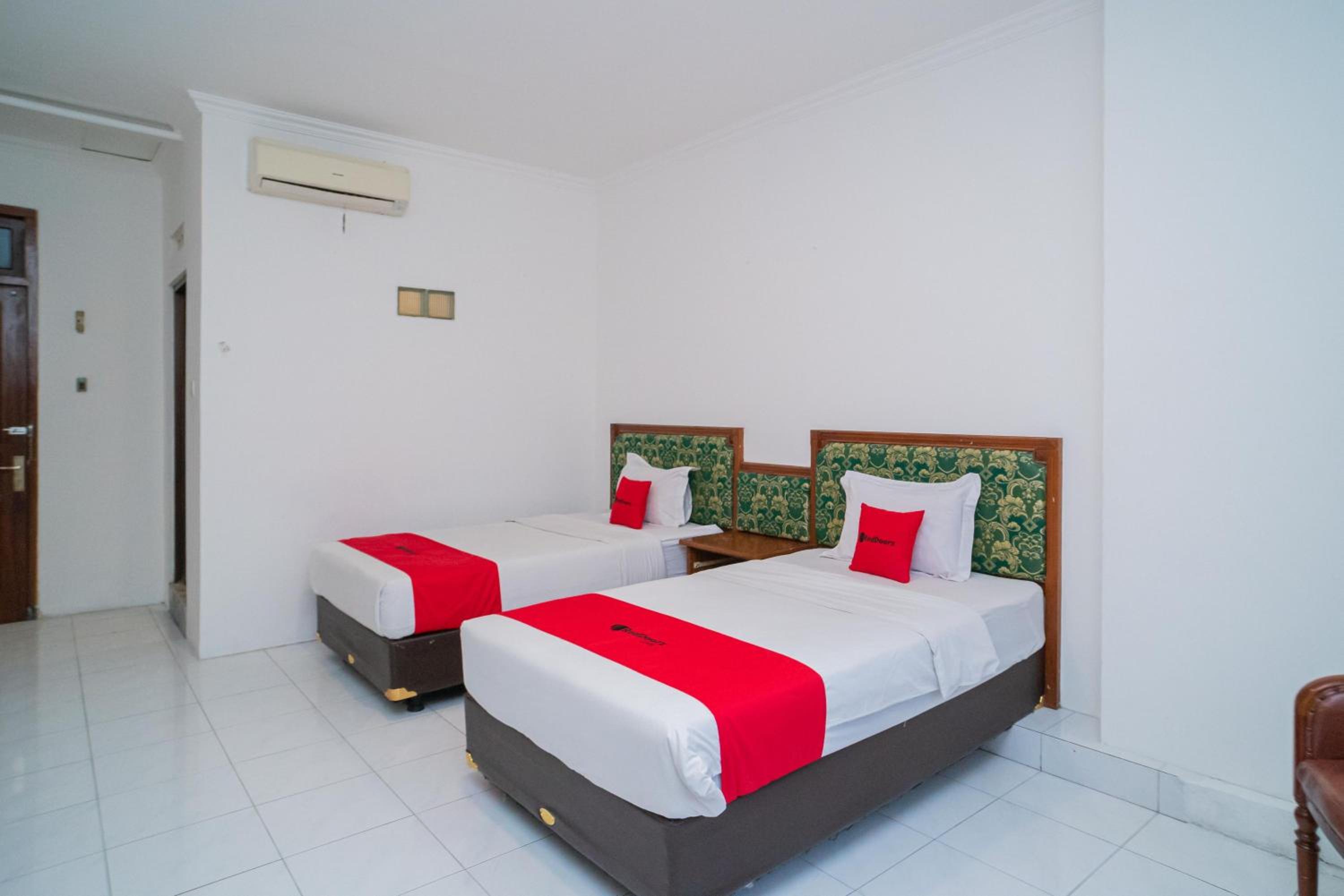 Delxue Twin Room - Photo 9