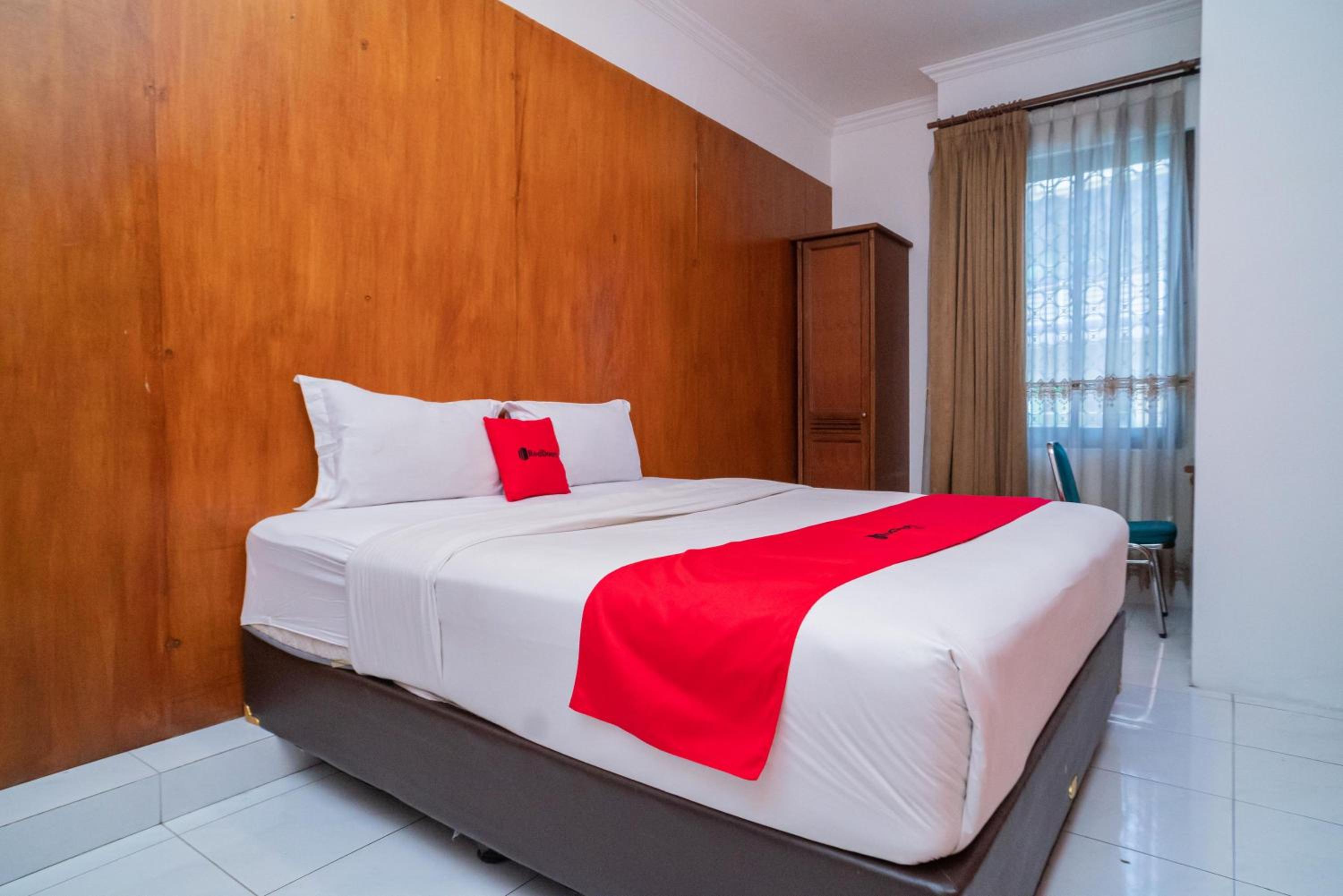 Standard Double Room - Photo 2