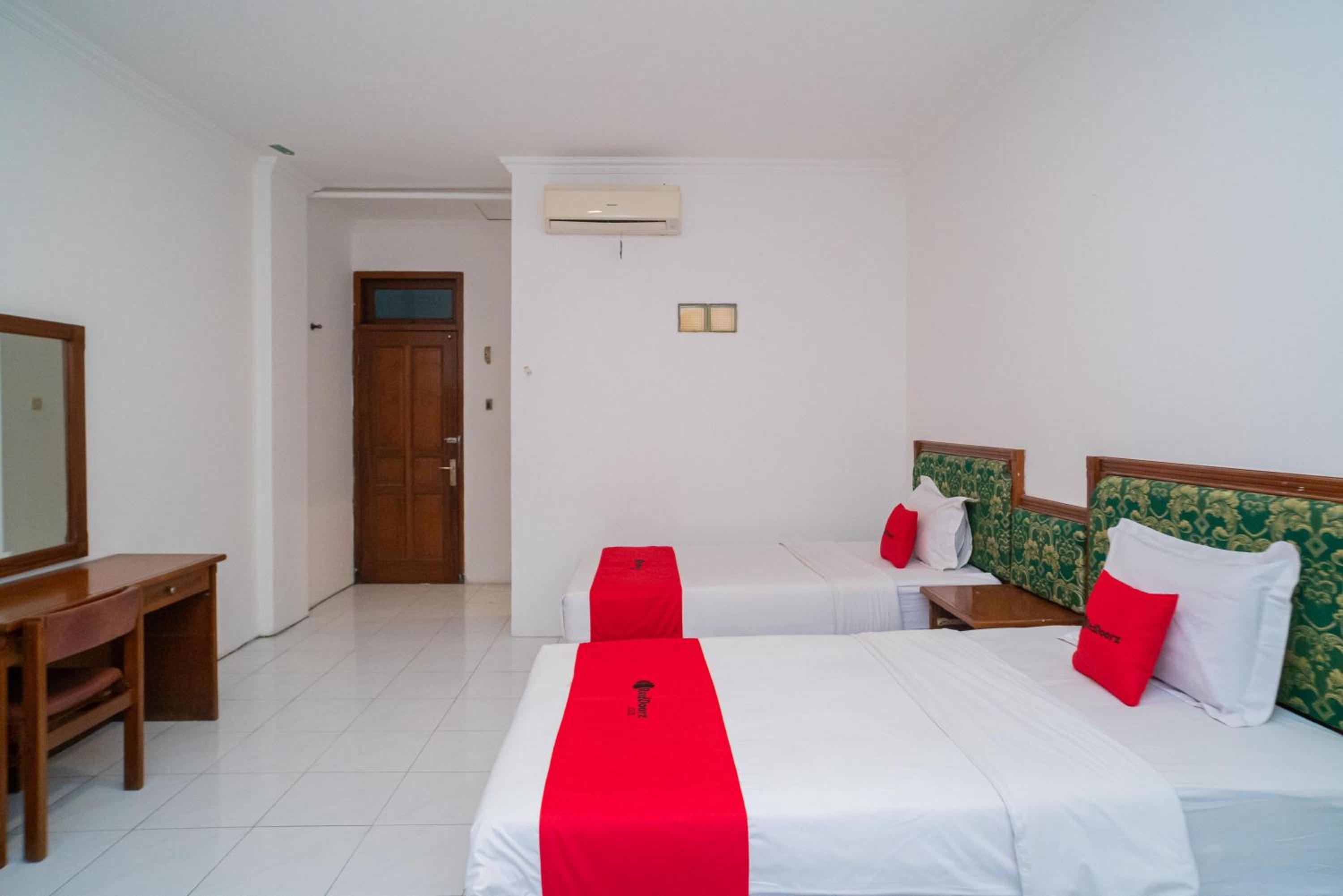 Delxue Twin Room - Photo 8