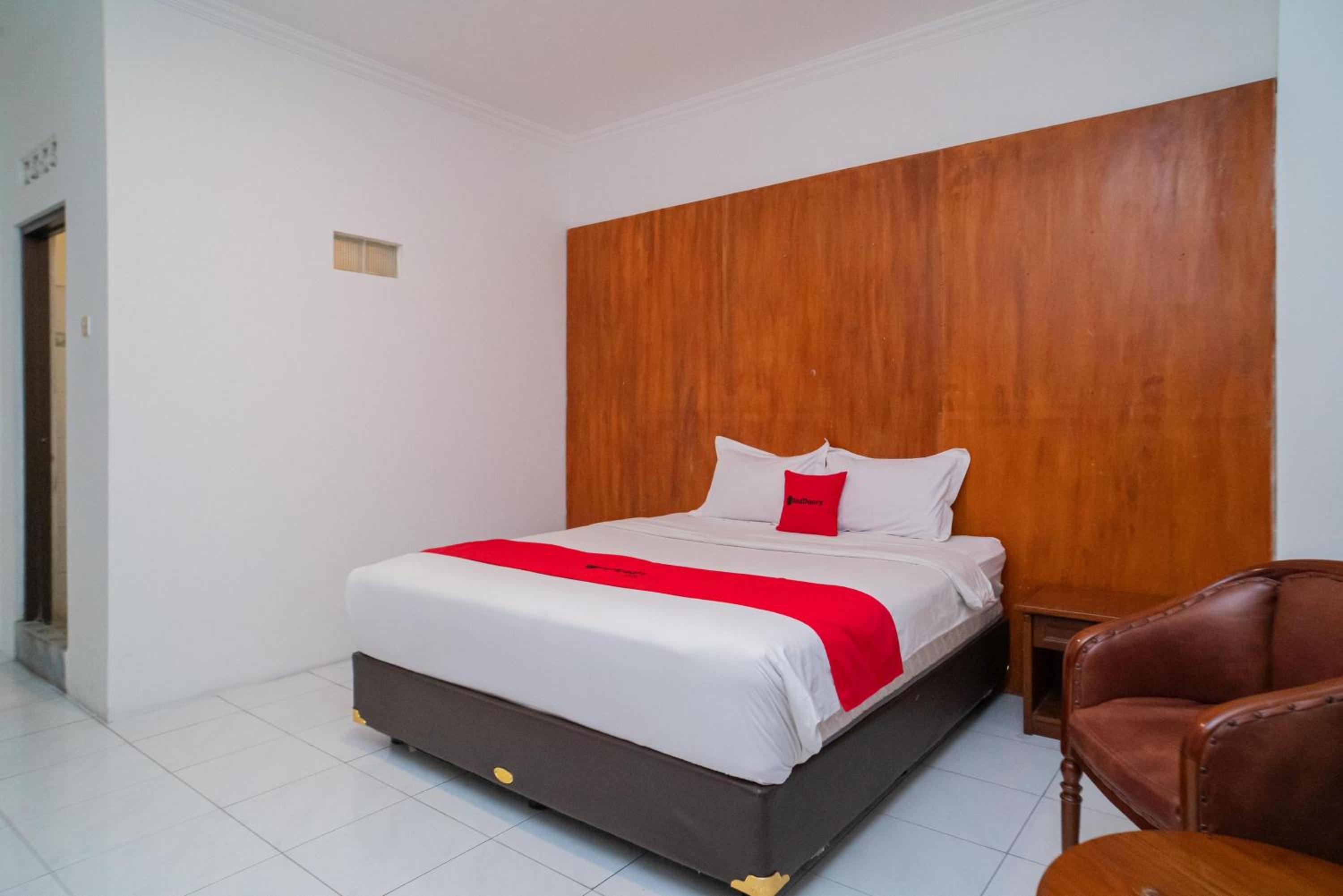 Deluxe Double Room - Photo 10