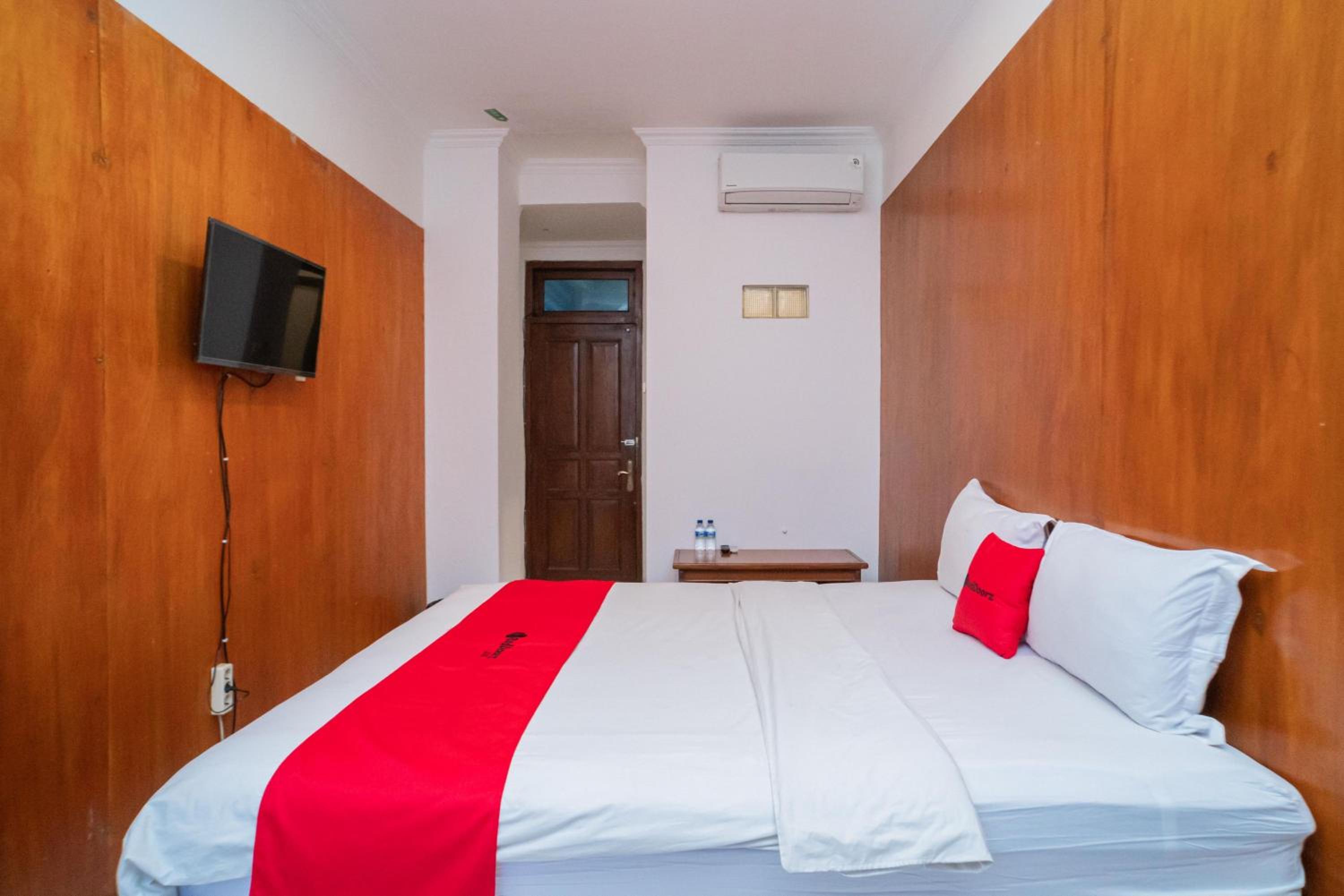 Standard Double Room - Photo 14