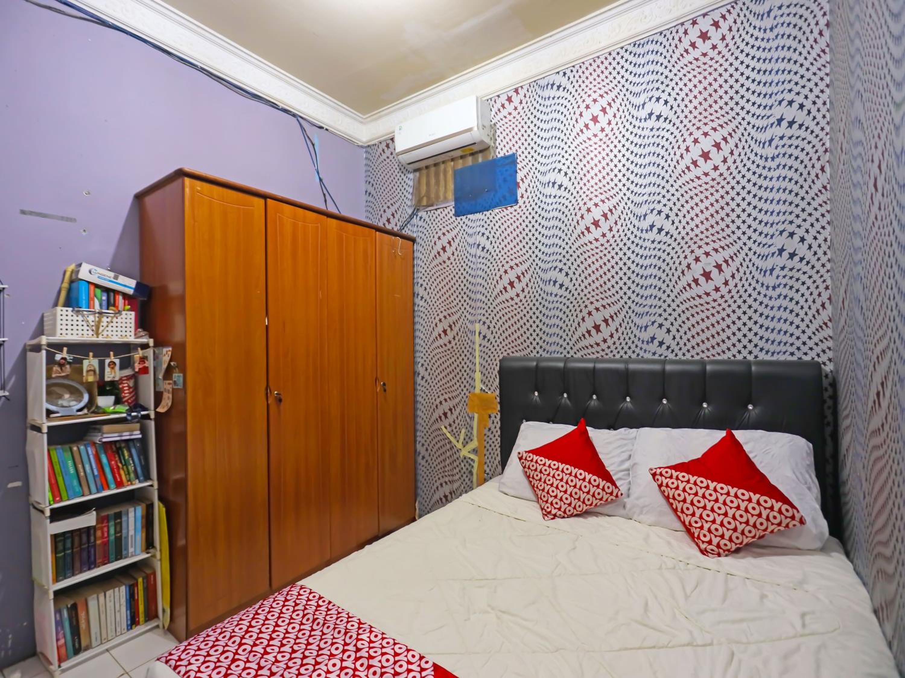 Standard King Room - Photo 12