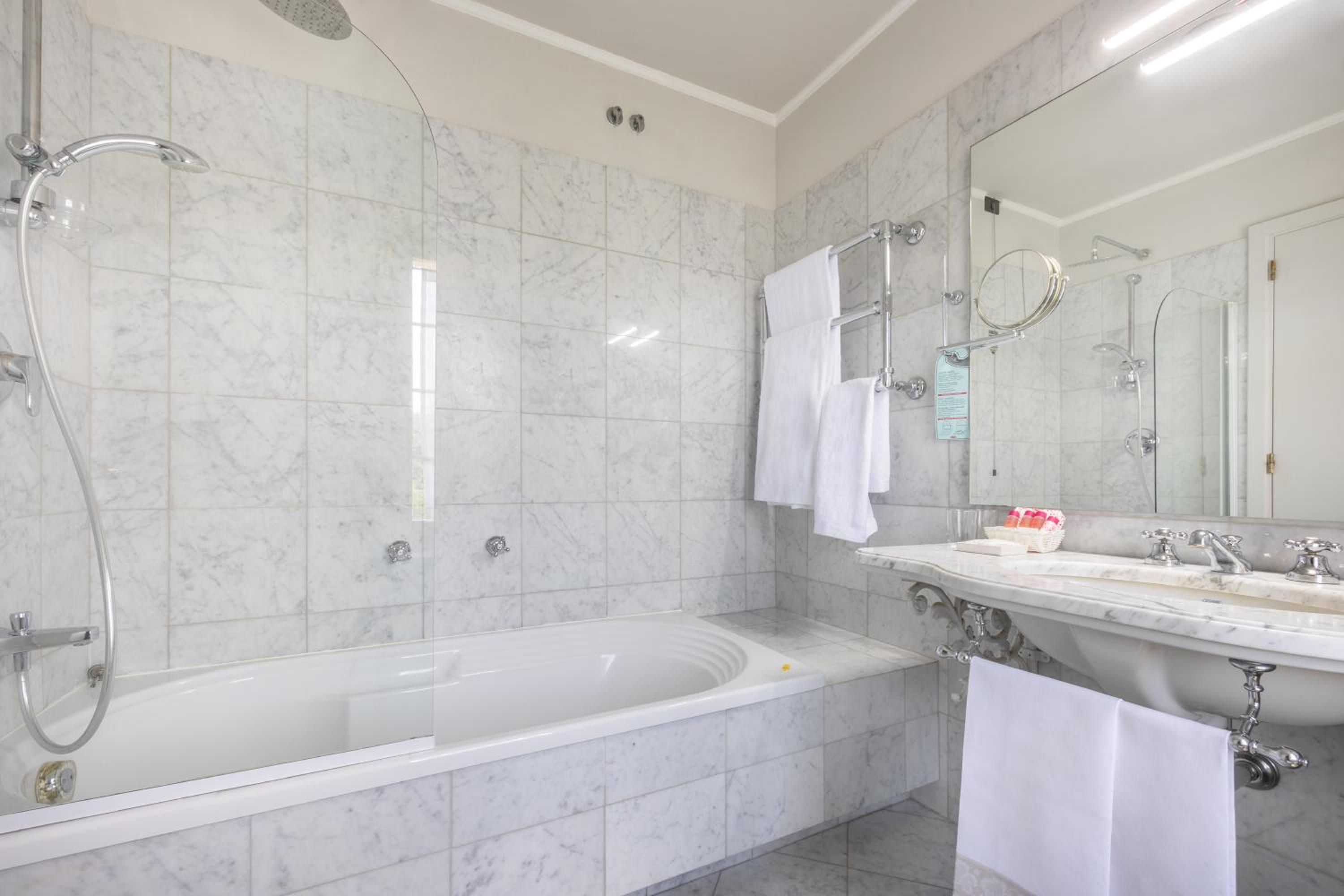 Classic Double Room - Photo 5