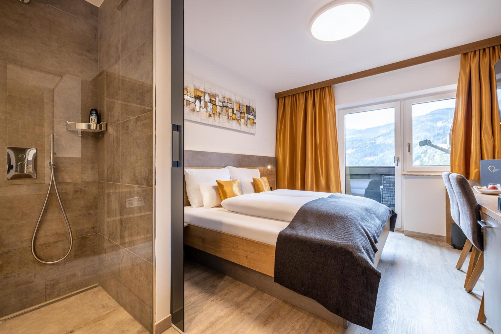 Small Deluxe Double Room with Castle view and Balkony