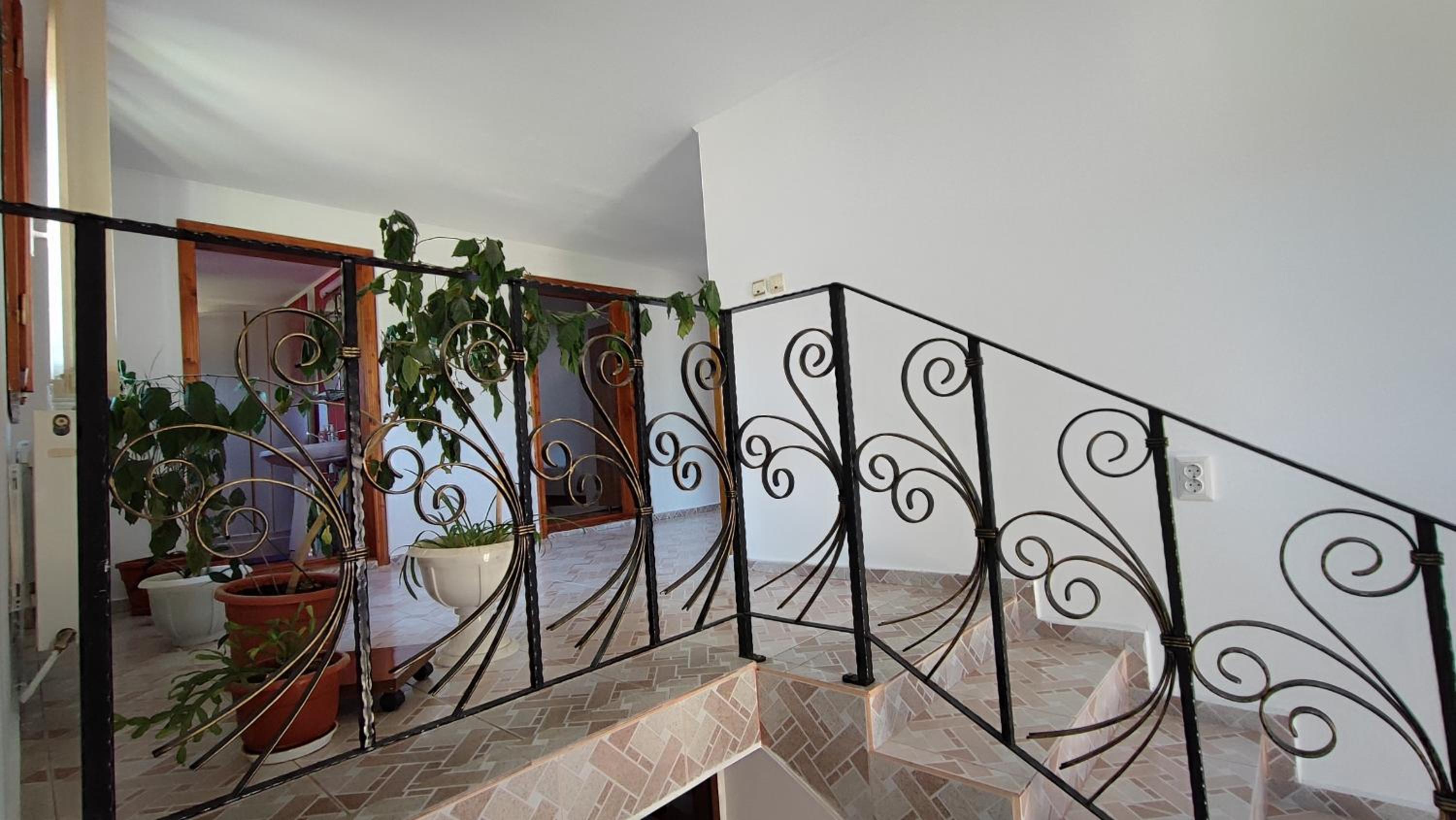 Deluxe Double Room with Balcony - Photo 6