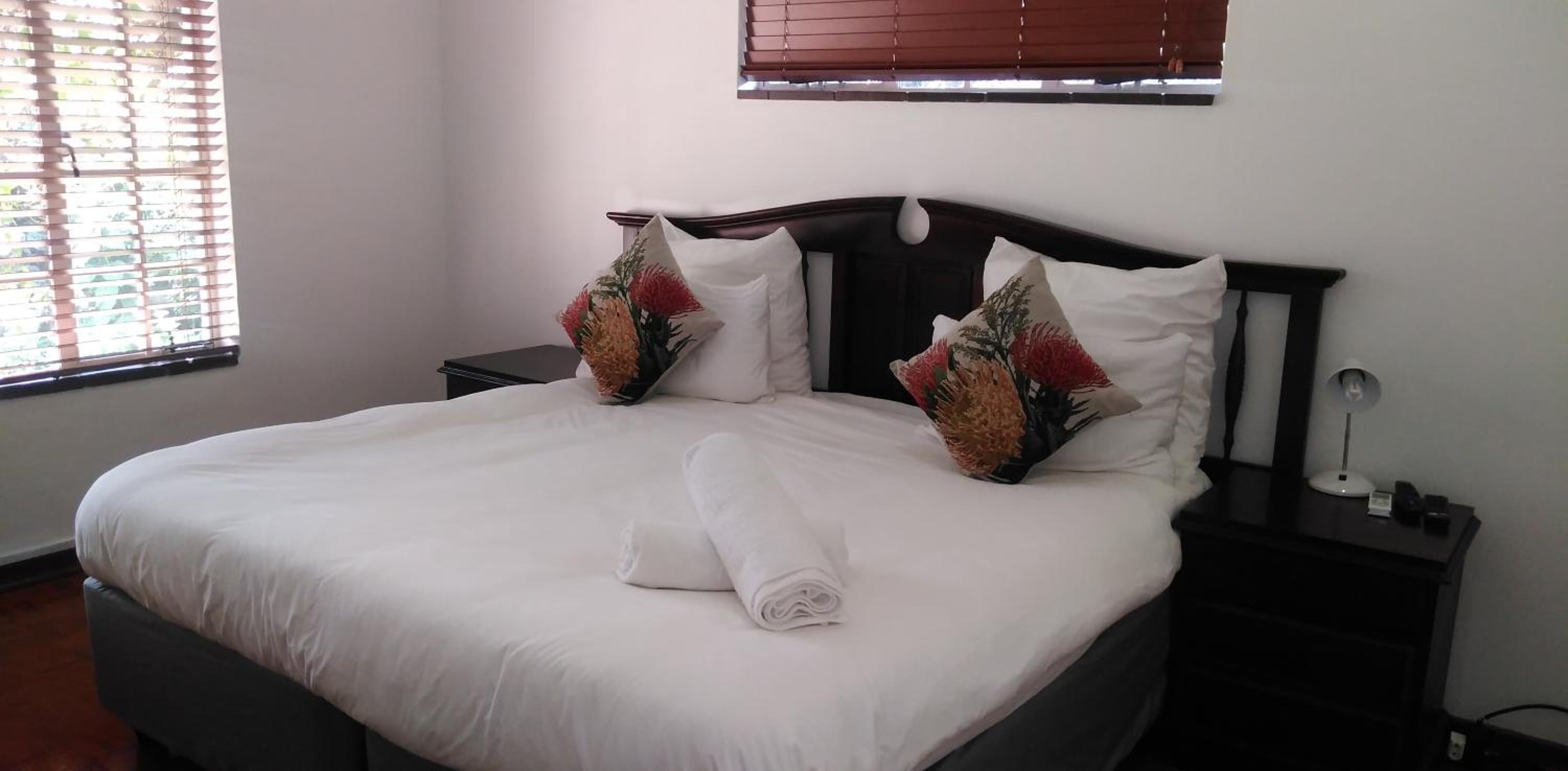 Deluxe King Room photo 1