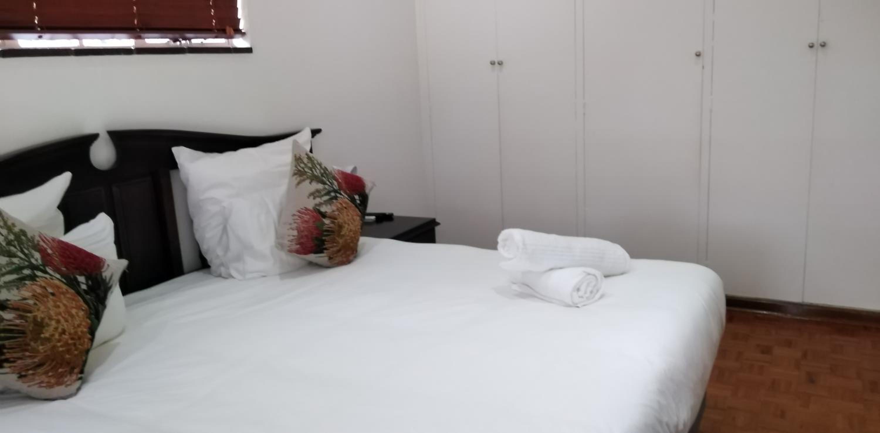 Deluxe King Room photo 2