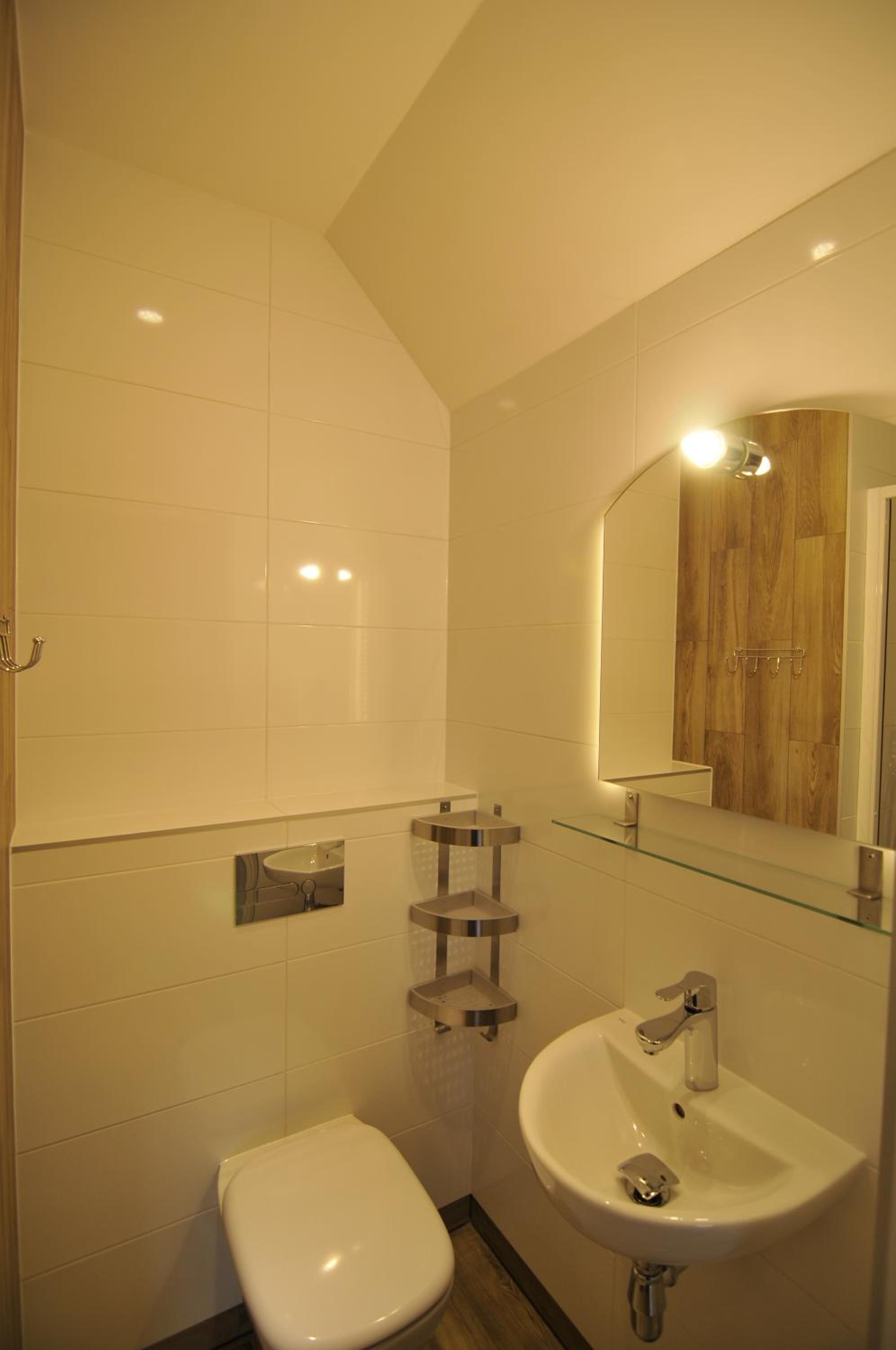 Standard Double Room with Balcony - Photo 6