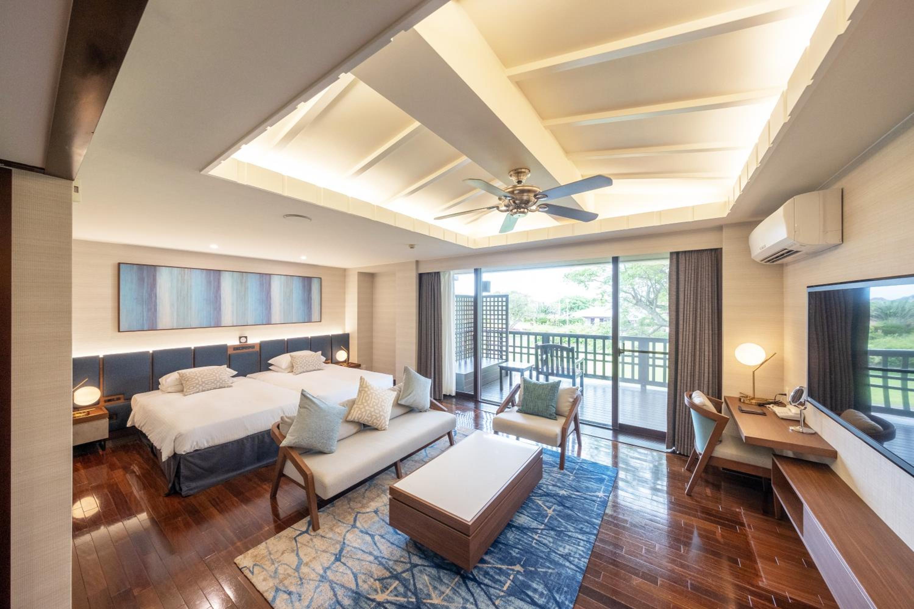 Grand Cottage with Club Lounge Access For 1-3 Guests - Photo 1