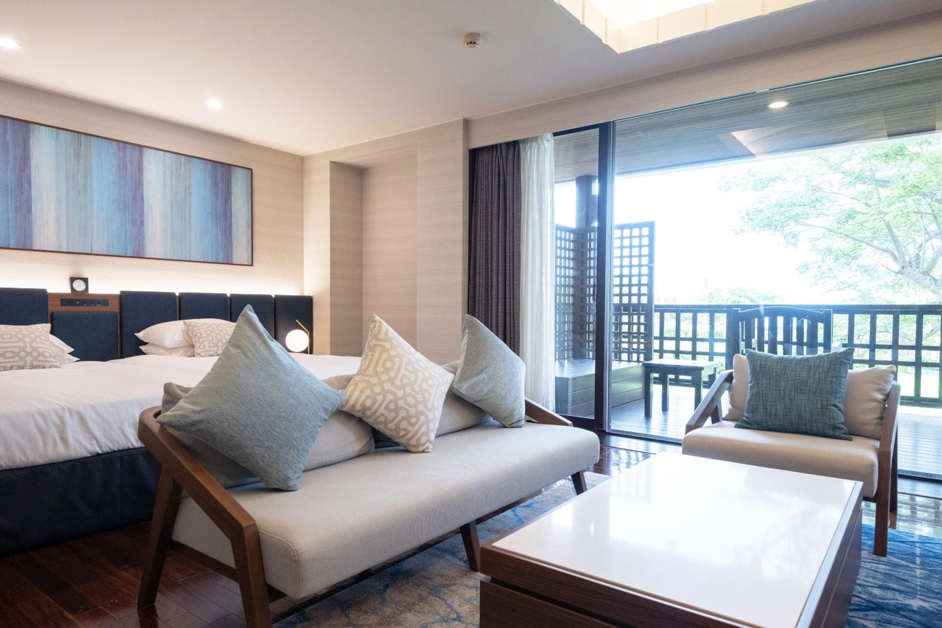 Grand Cottage with Club Lounge Access For 1-3 Guests - Photo 3