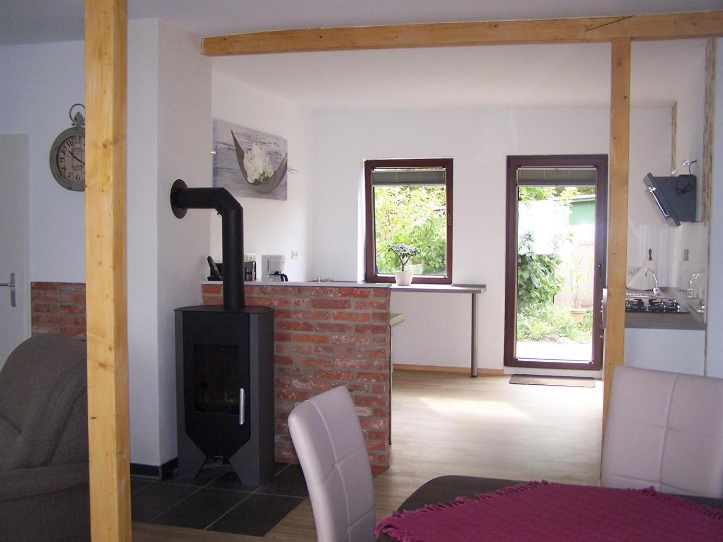One-Bedroom Apartment with Shower photo 2