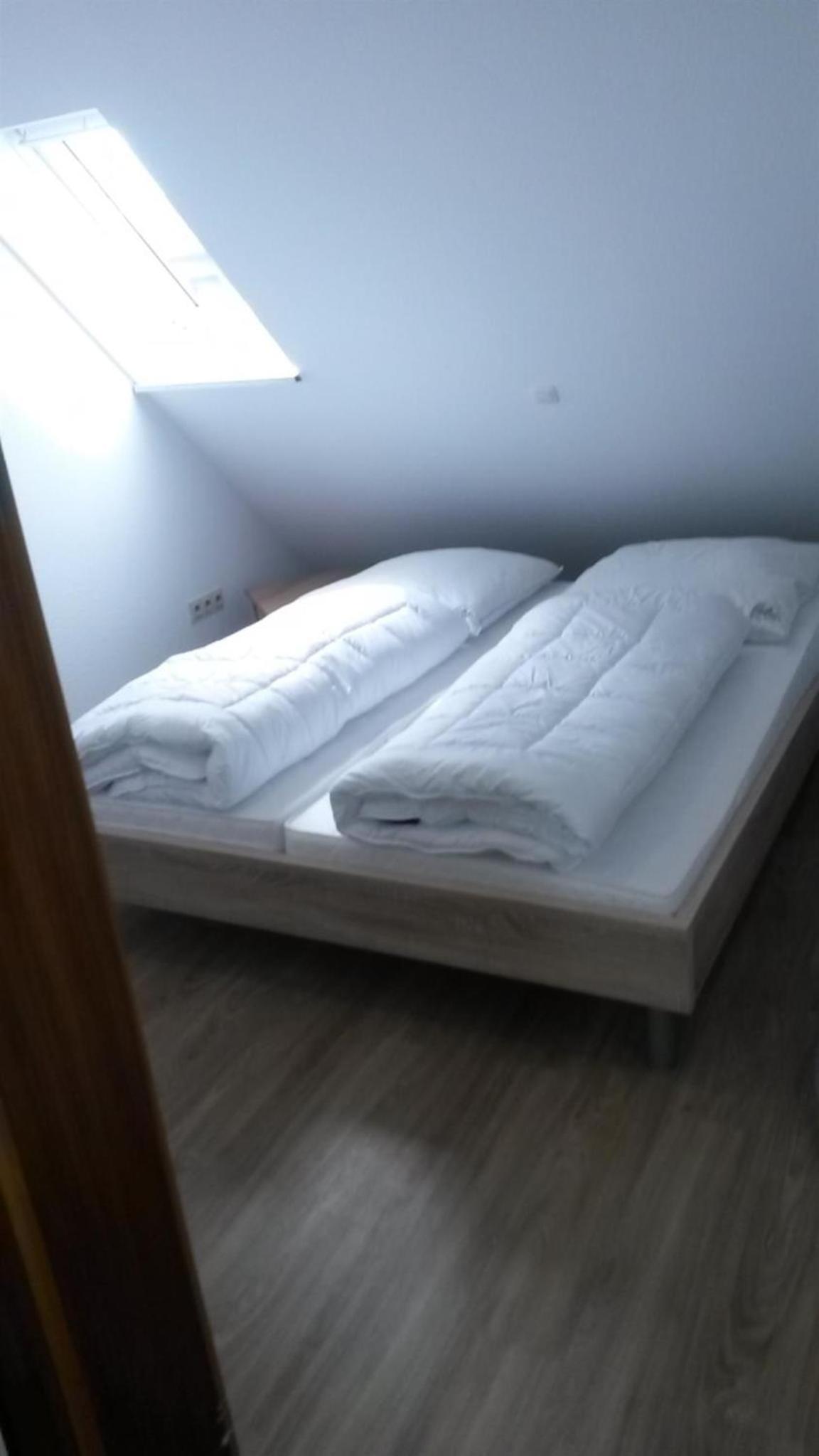 Two-Bedroom Apartment with Shower  photo 2